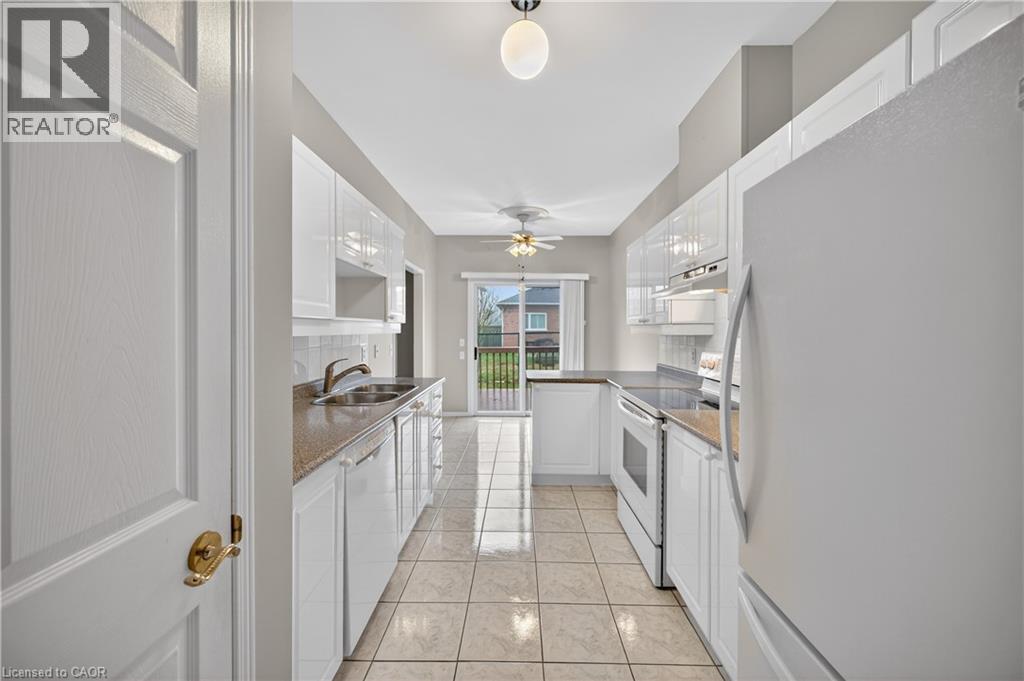 156 SILVERBIRCH Boulevard - 6