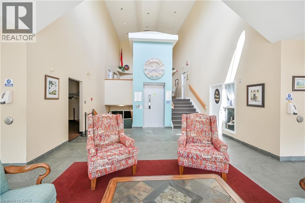 156 SILVERBIRCH Boulevard - 43
