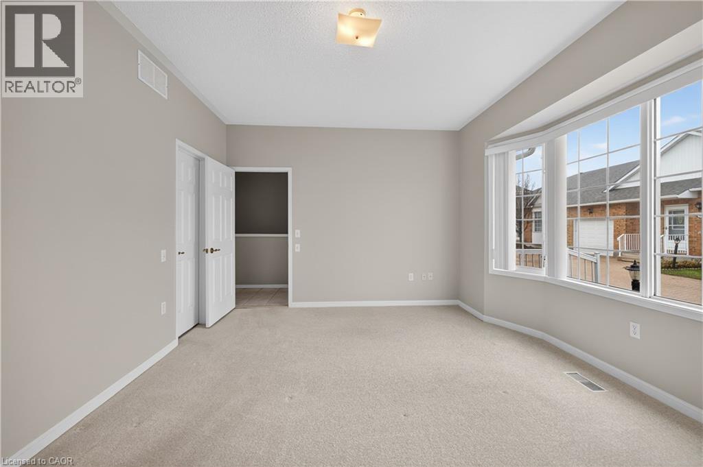 156 SILVERBIRCH Boulevard - 24