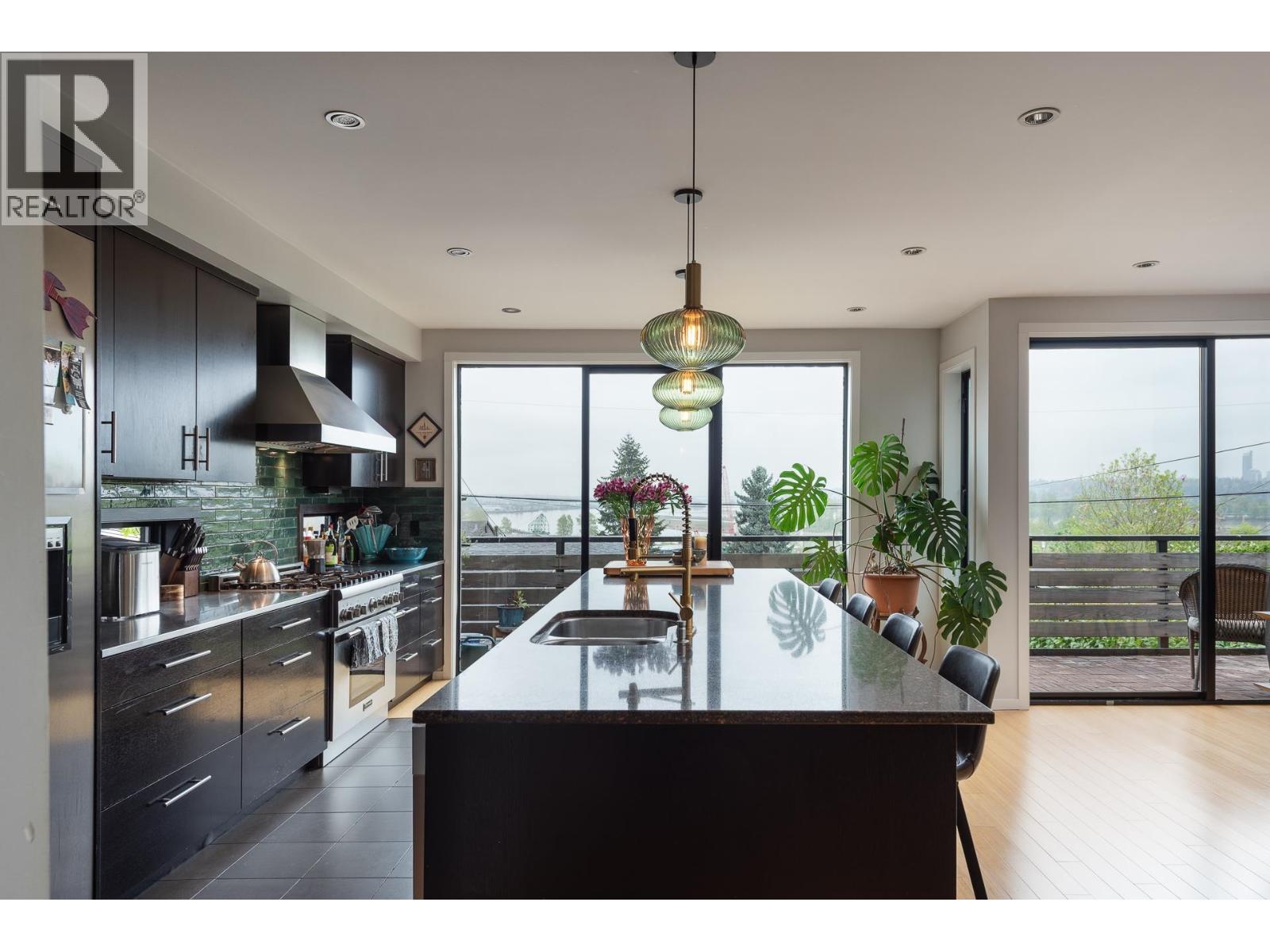 112 MINER STREET, New Westminster