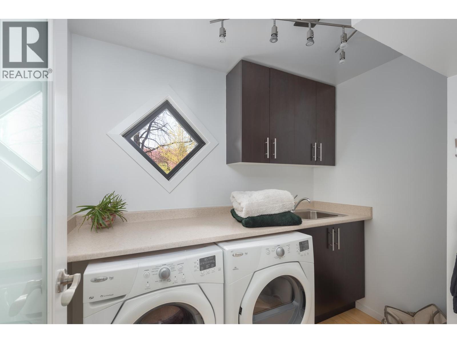 112 MINER STREET, New Westminster