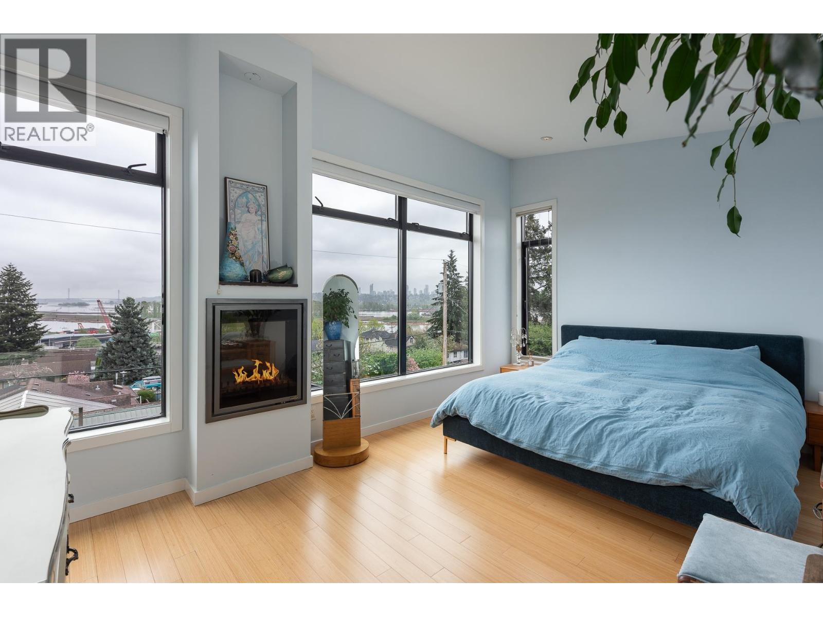 112 MINER STREET, New Westminster