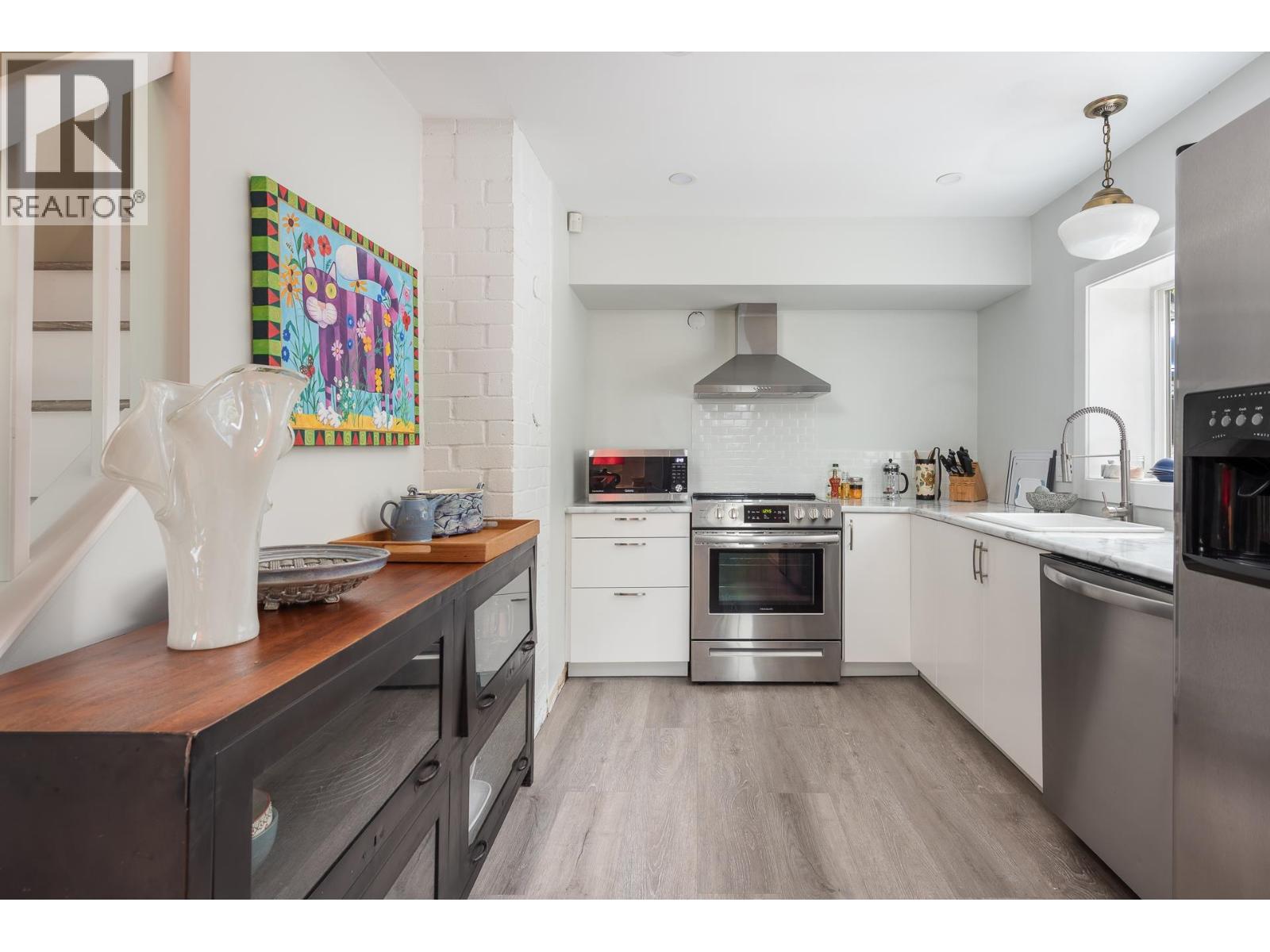 112 MINER STREET, New Westminster