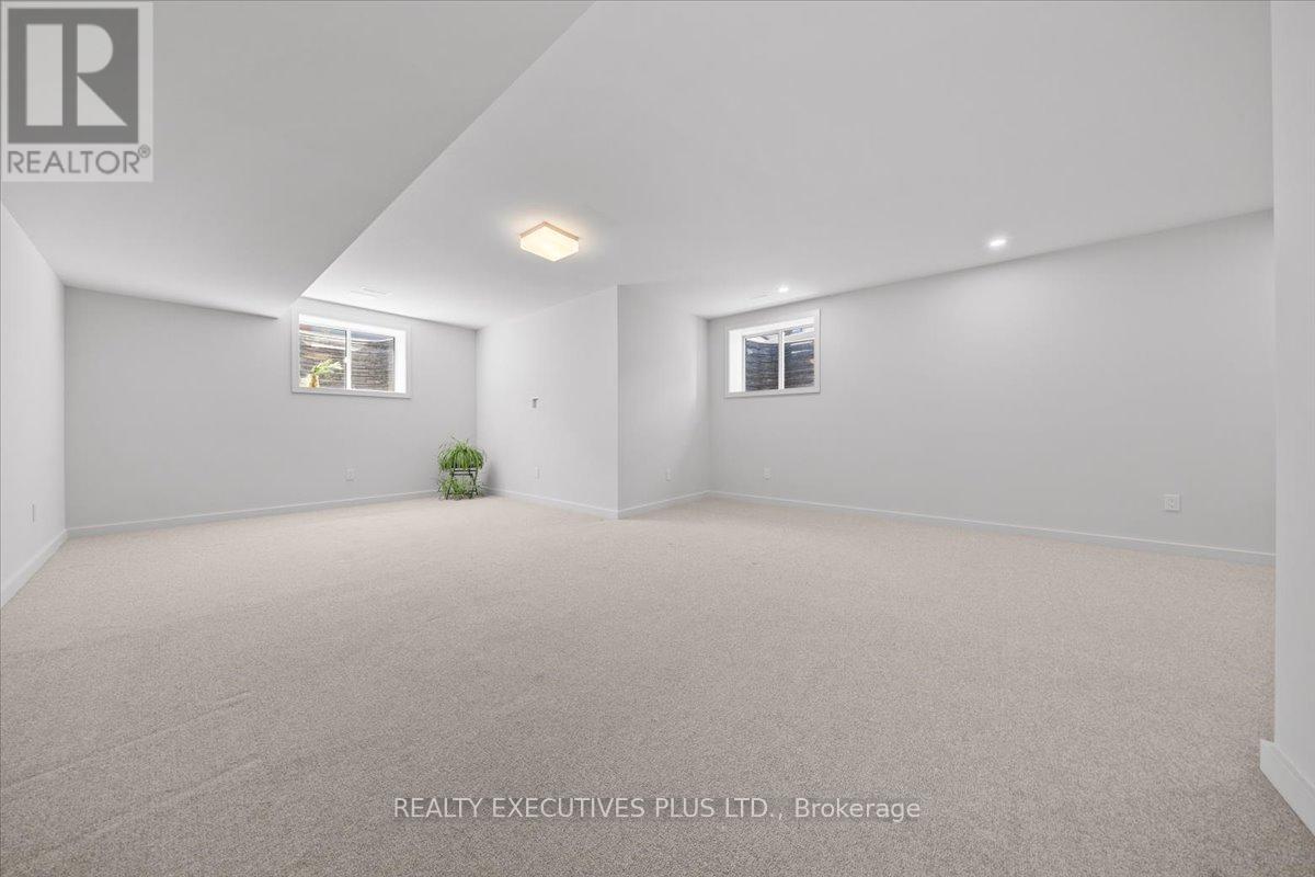 699 HONEYDEW STREET - 32