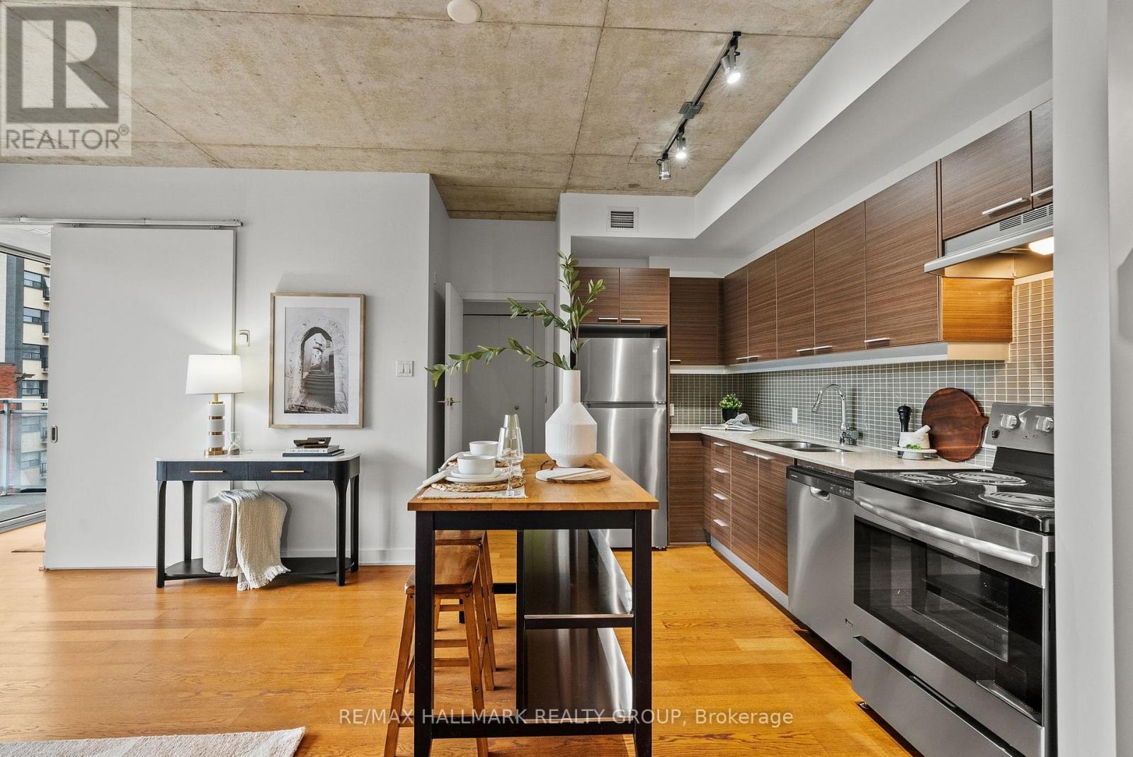 #332 354 GLADSTONE AVENUE - 6
