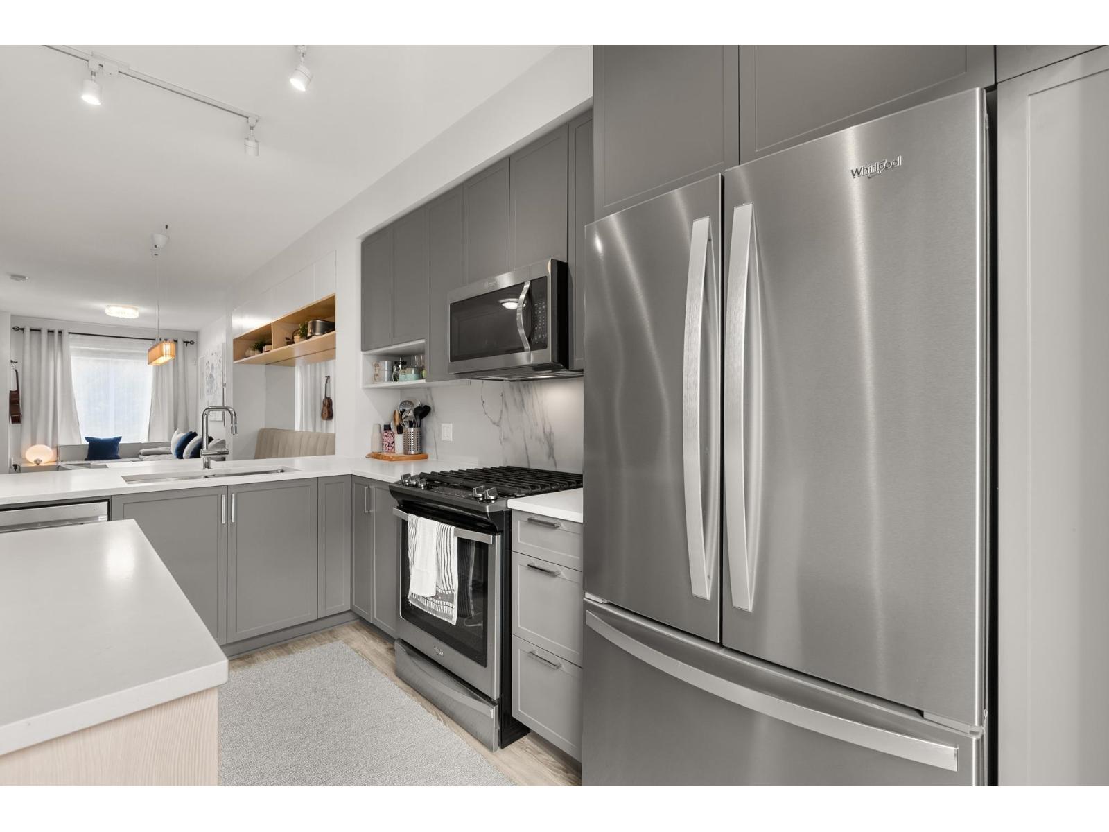63 9718 161A STREET, Surrey