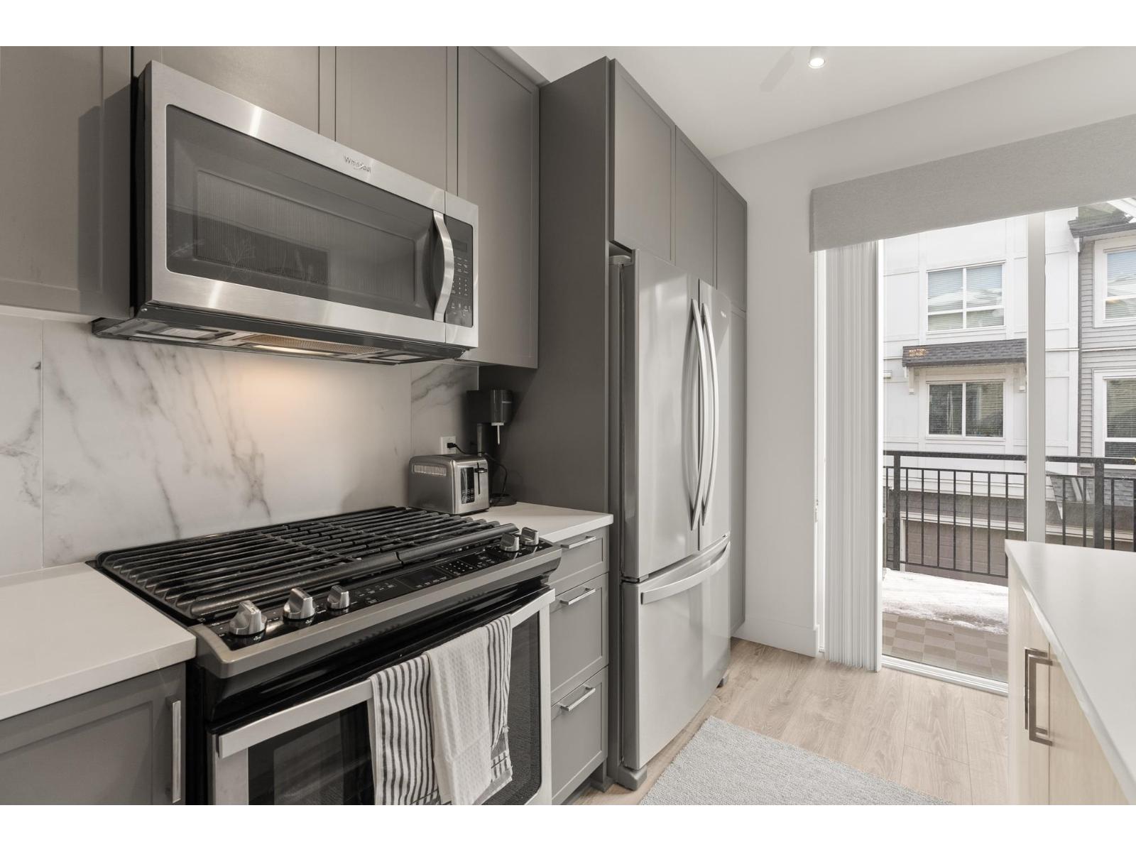 63 9718 161A STREET, Surrey