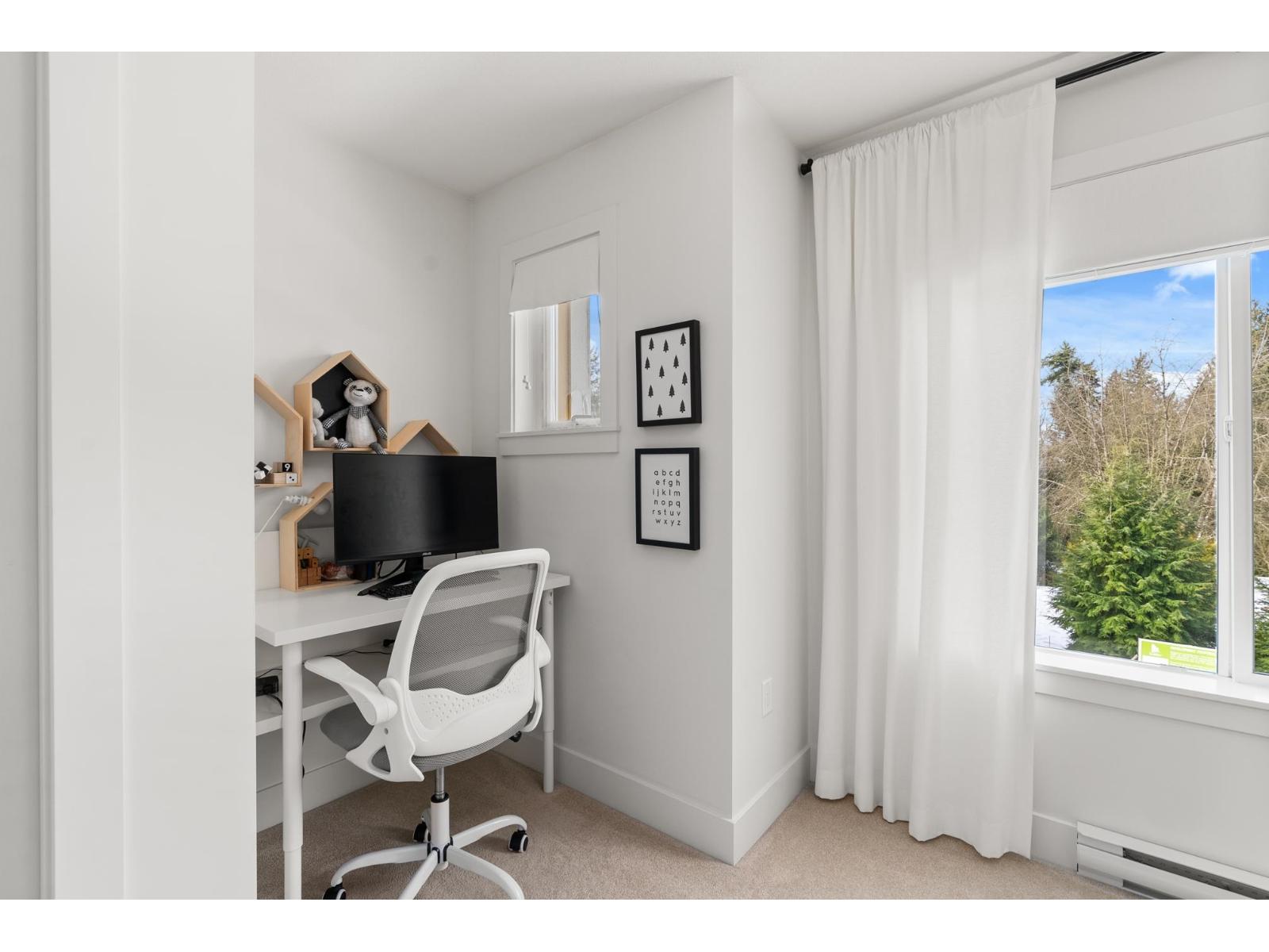 63 9718 161A STREET, Surrey