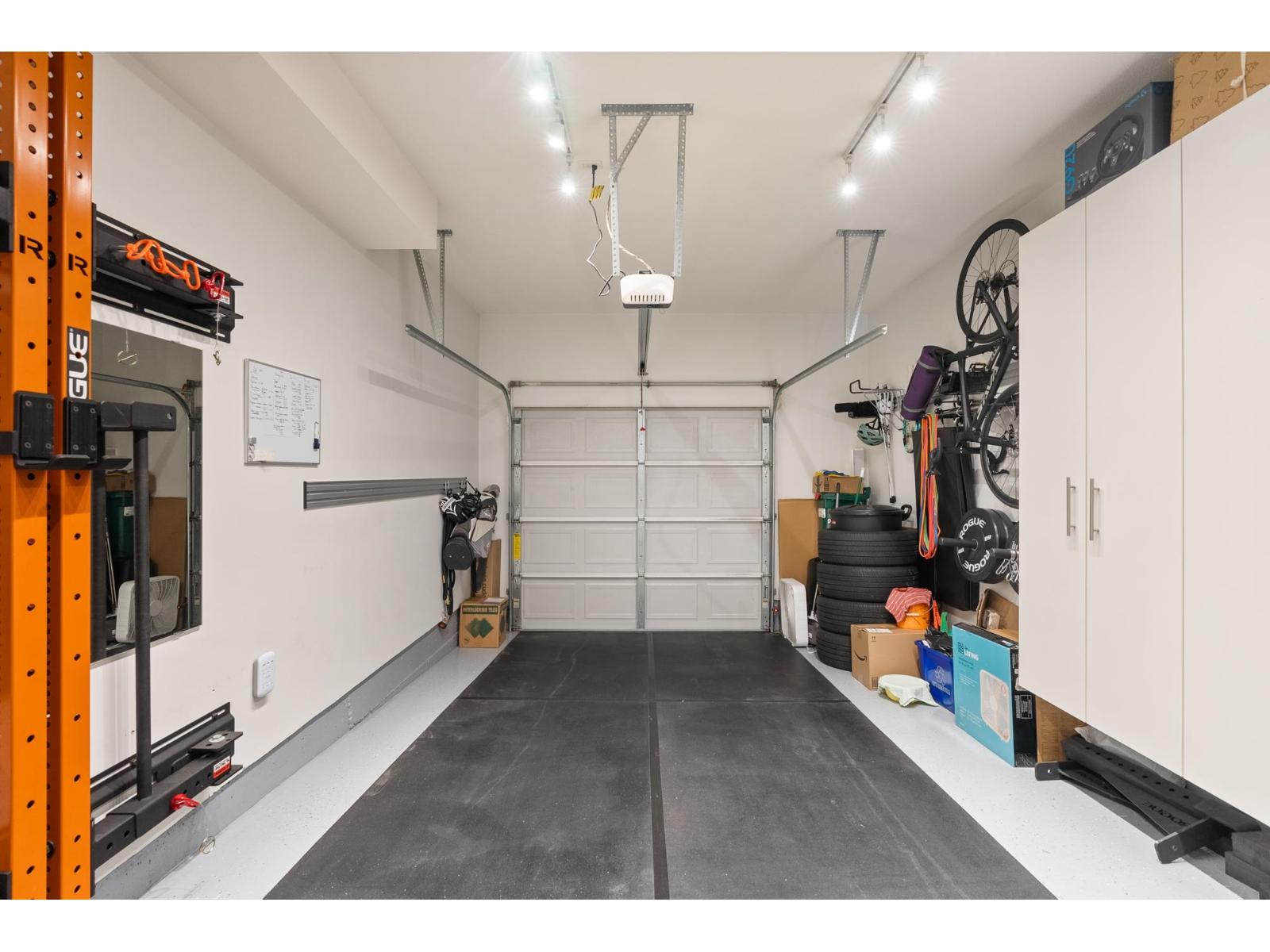 63 9718 161A STREET, Surrey