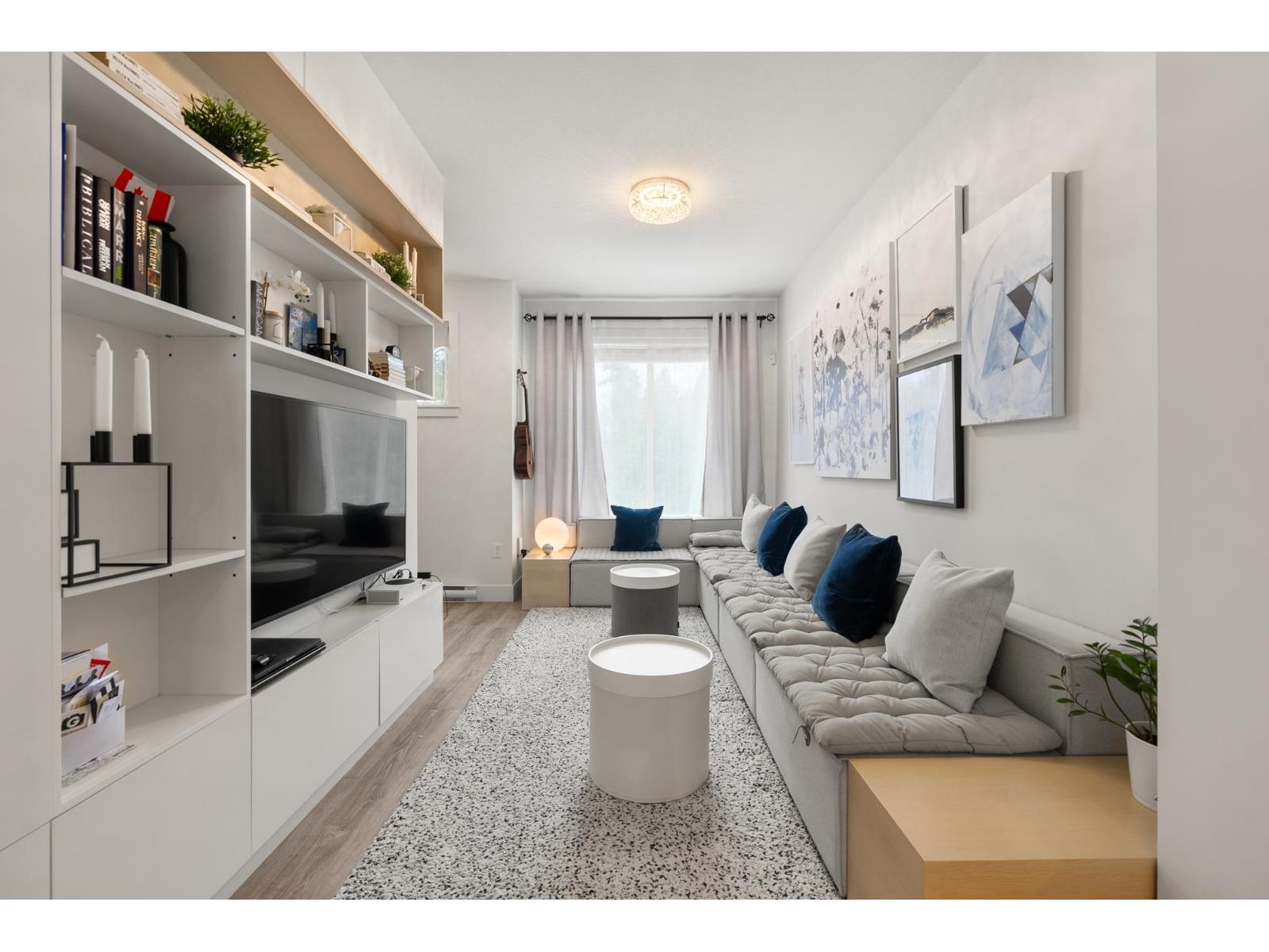 63 9718 161A STREET, Surrey
