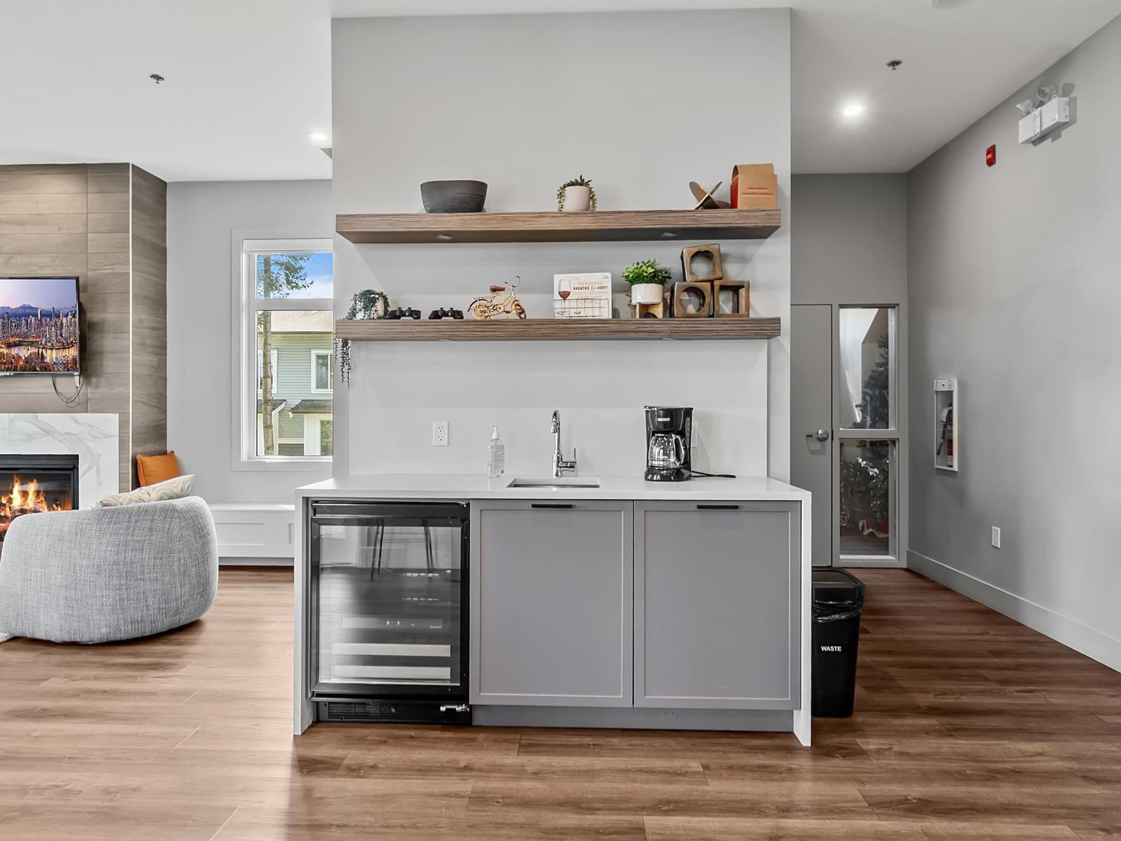 63 9718 161A STREET, Surrey