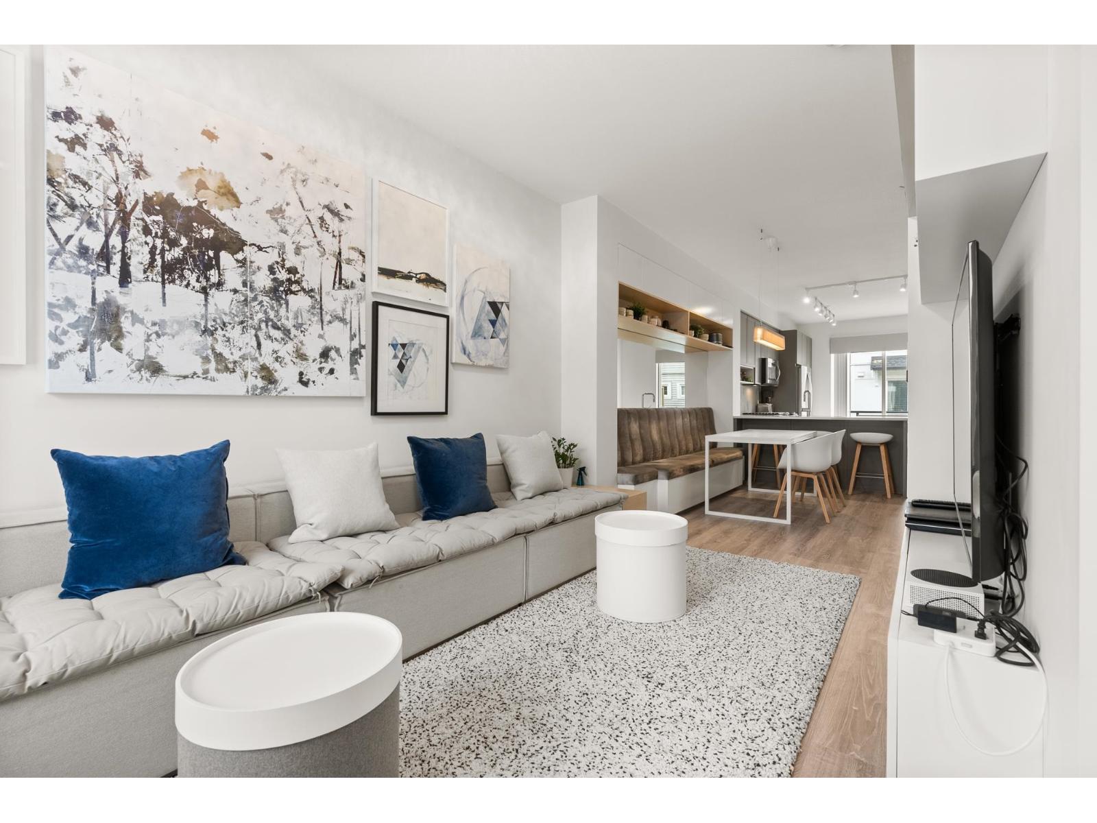 63 9718 161A STREET, Surrey