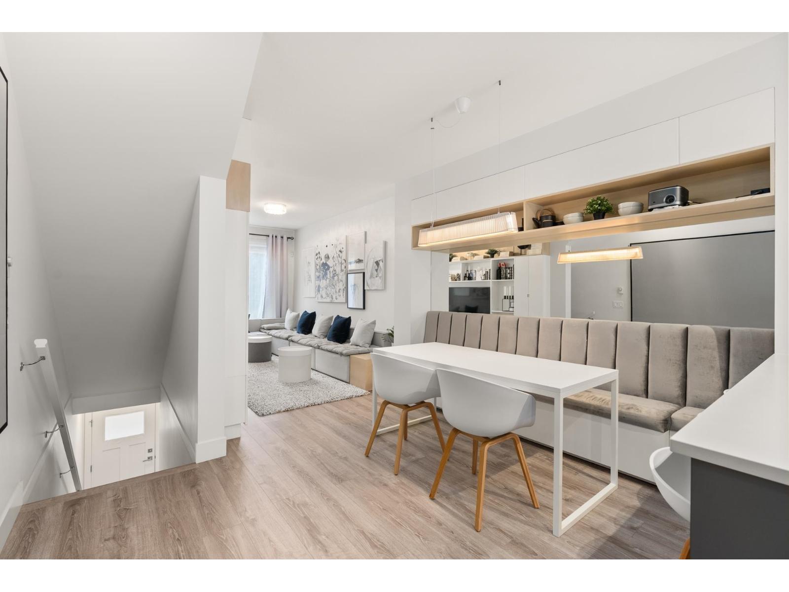 63 9718 161A STREET, Surrey