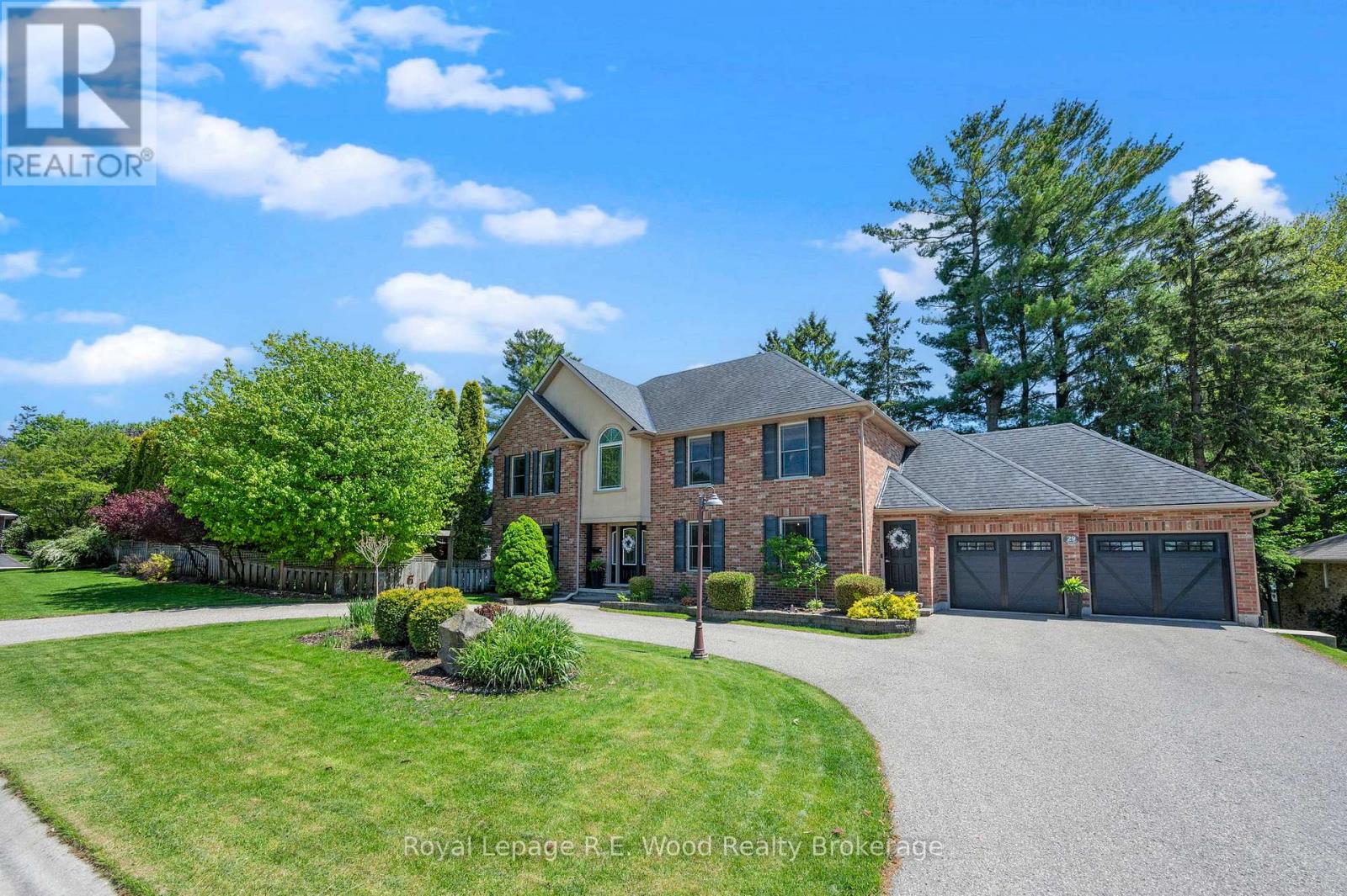 29 WOODSIDE DRIVE - 1
