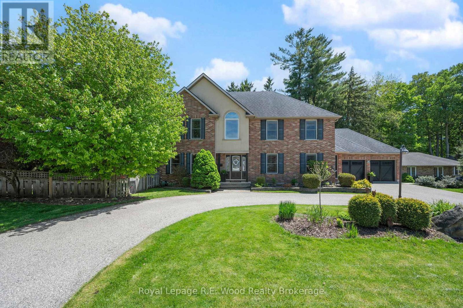 29 WOODSIDE DRIVE - 2