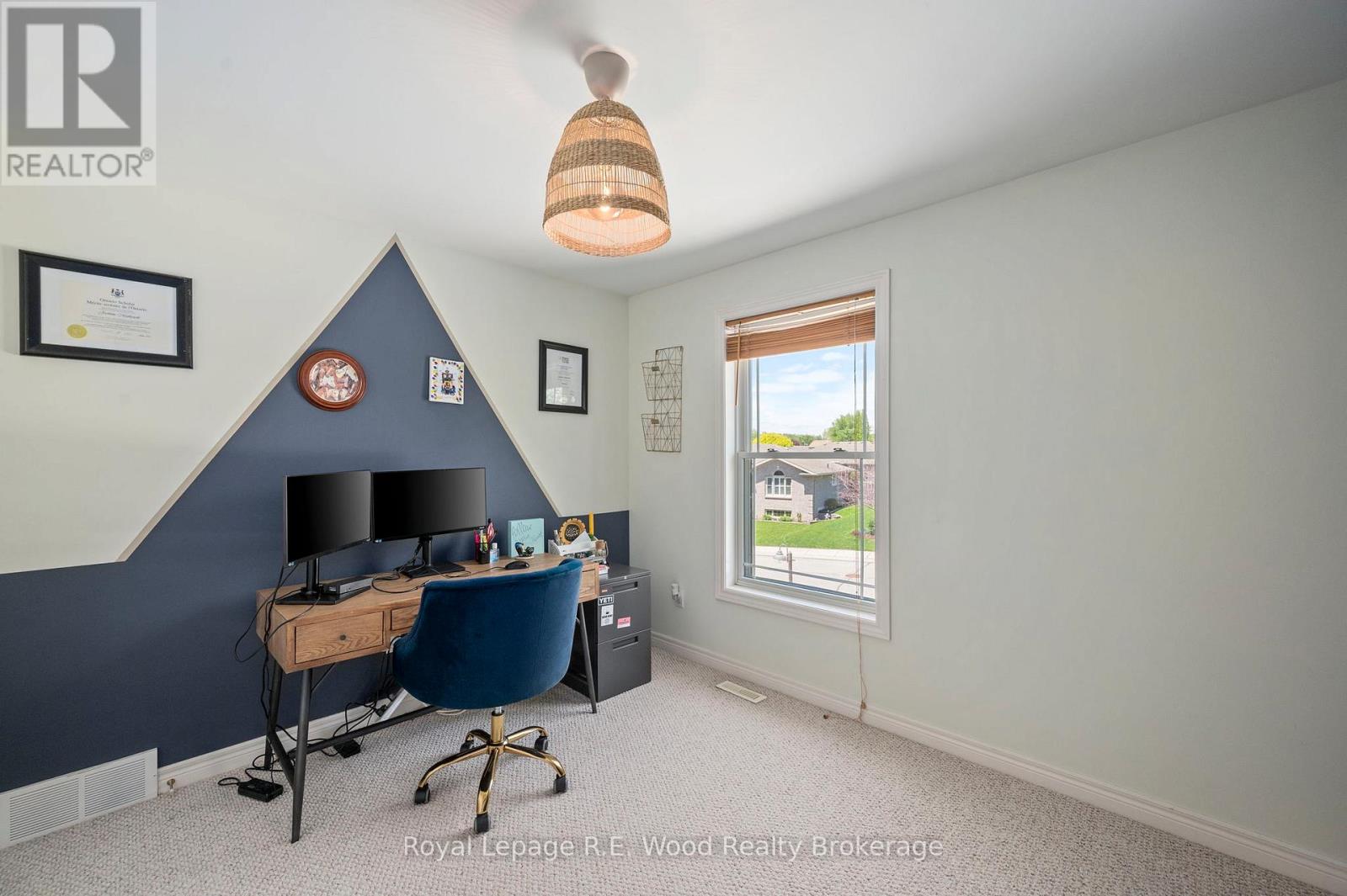 29 WOODSIDE DRIVE - 23