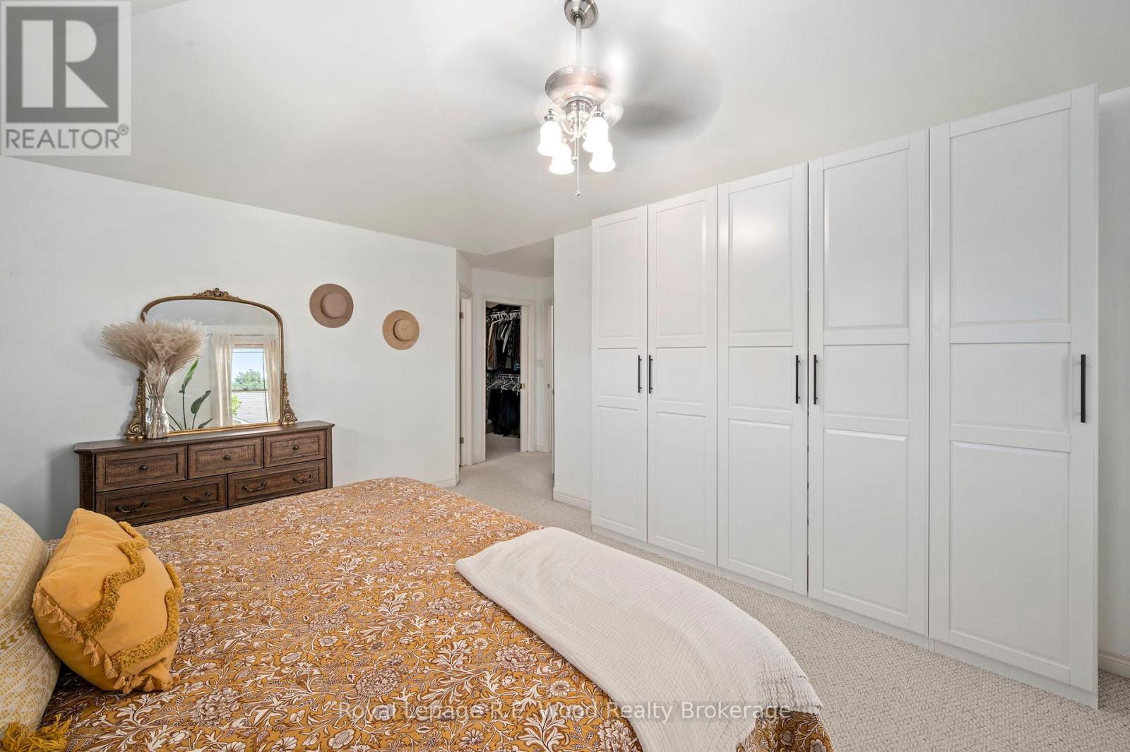 29 WOODSIDE DRIVE - 29
