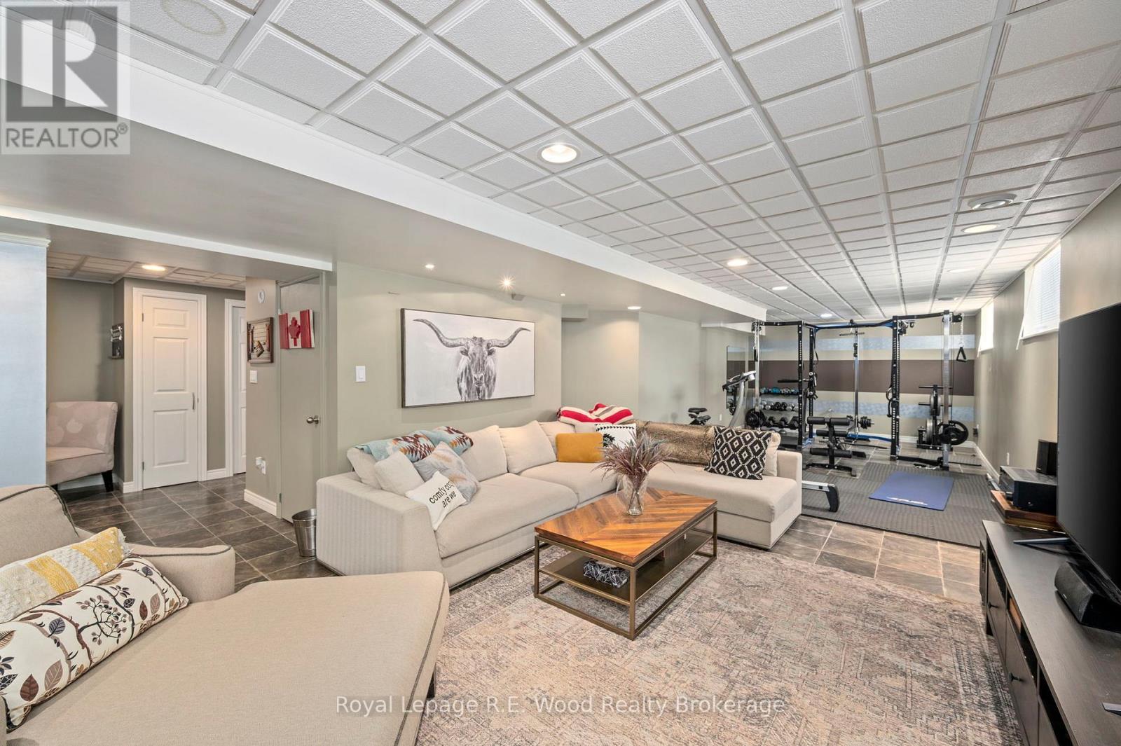 29 WOODSIDE DRIVE - 38
