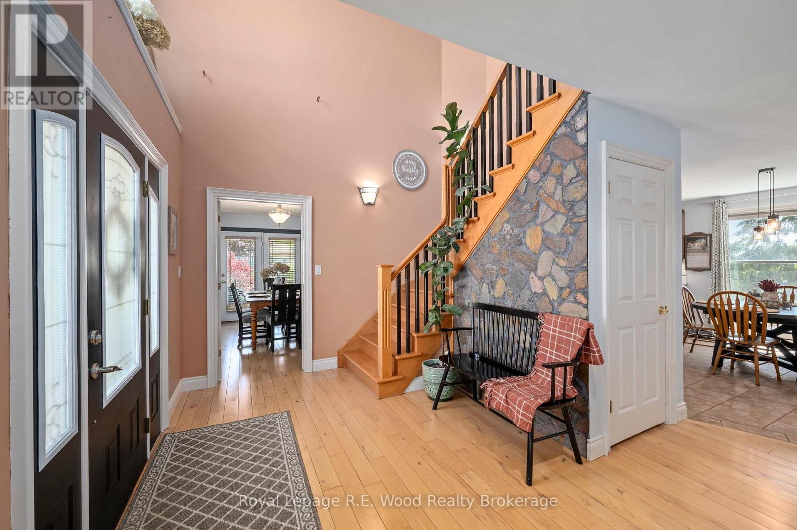 29 WOODSIDE DRIVE - 4
