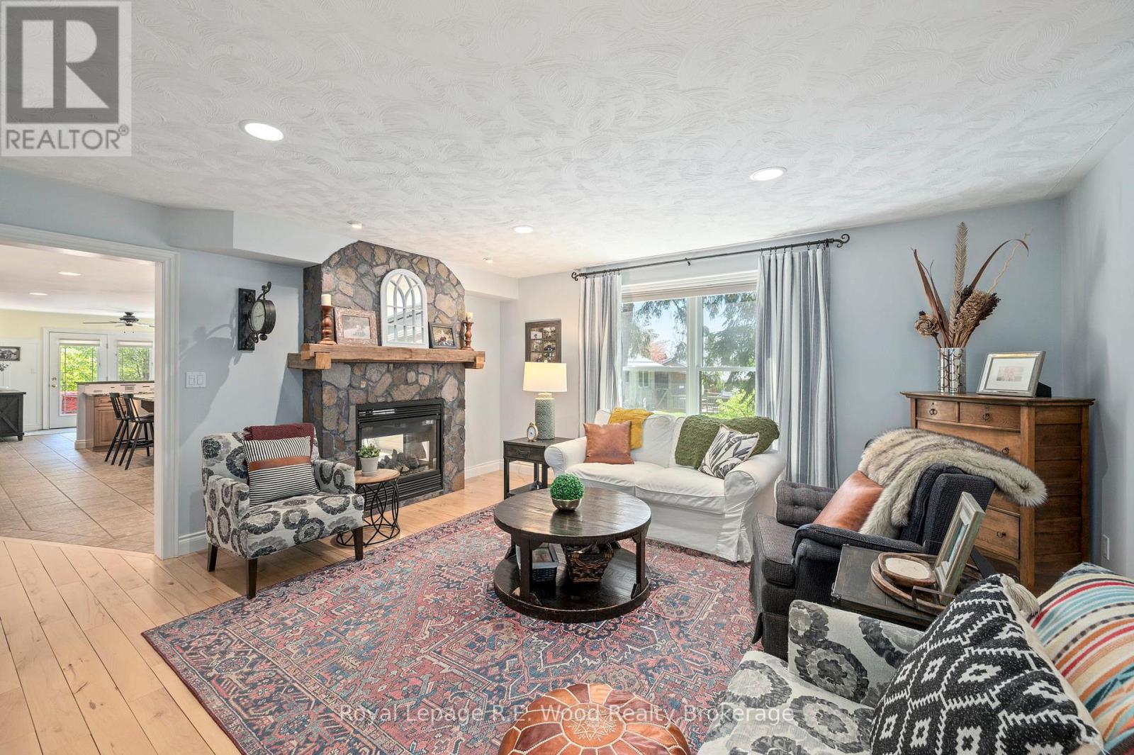 29 WOODSIDE DRIVE - 8