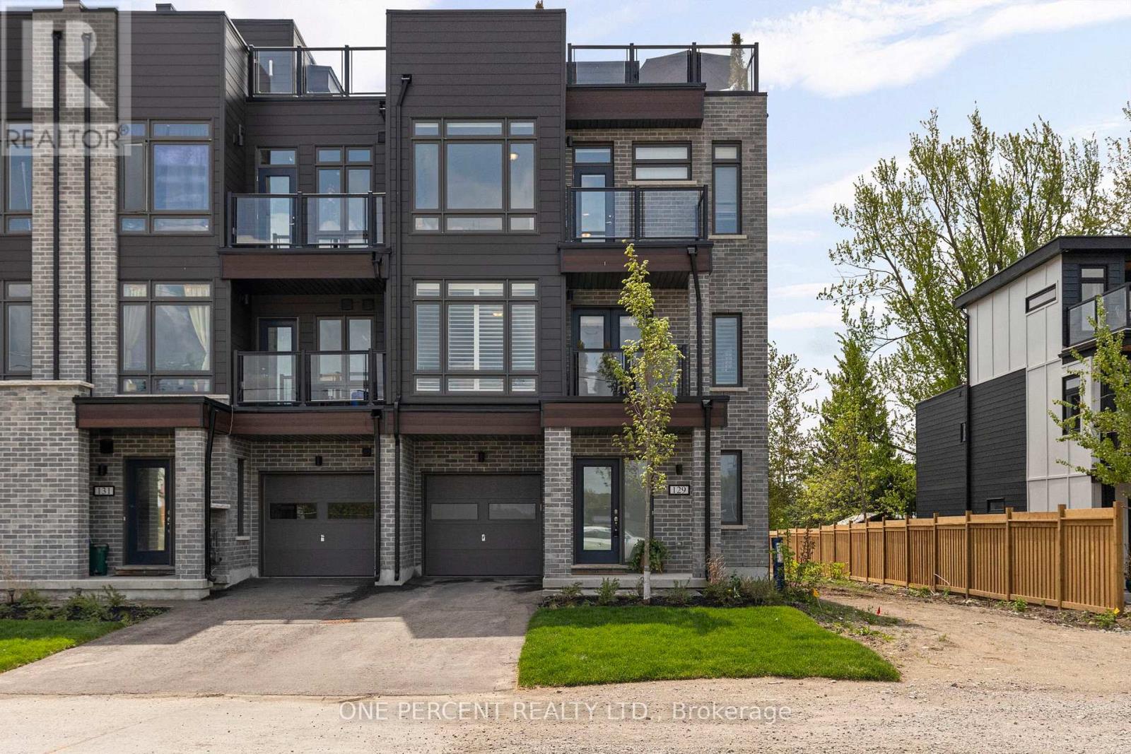 129 COLBORNE STREET E - 1