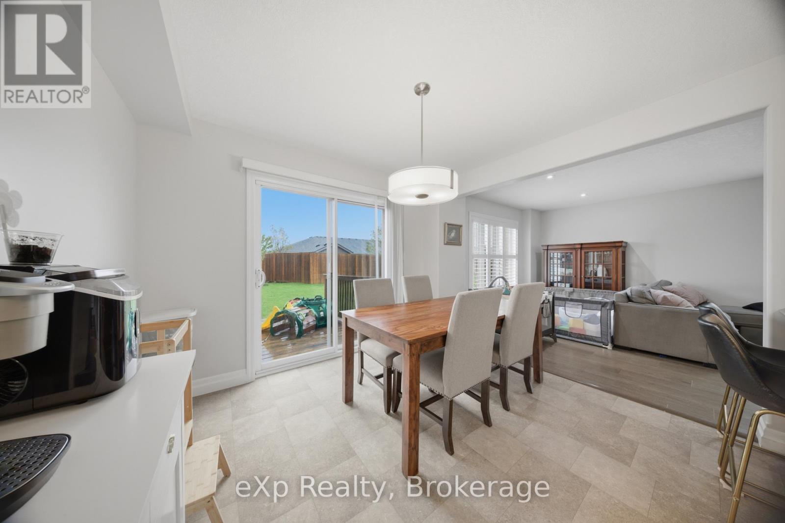 300 HUTTON STREET E - 14