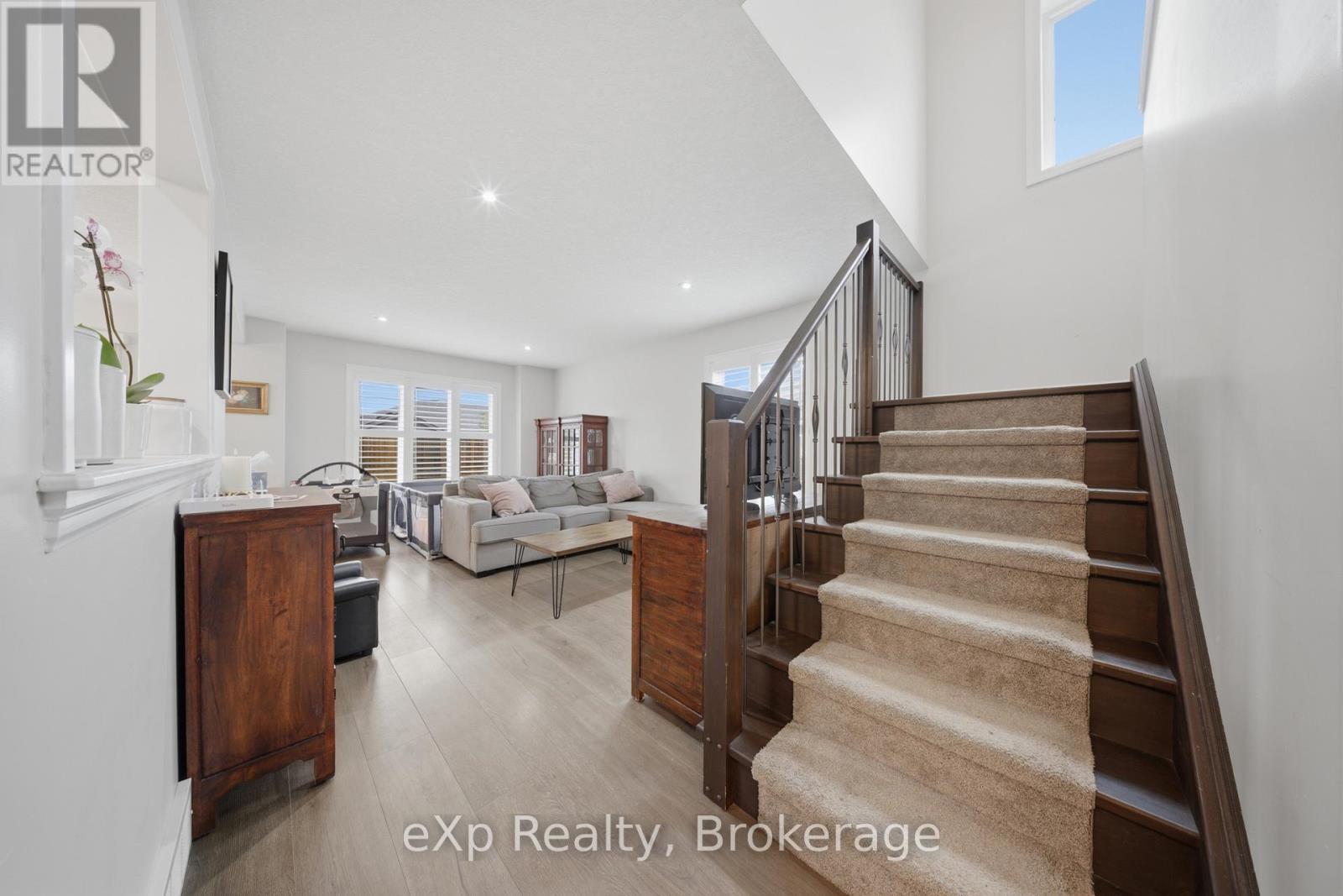 300 HUTTON STREET E - 15