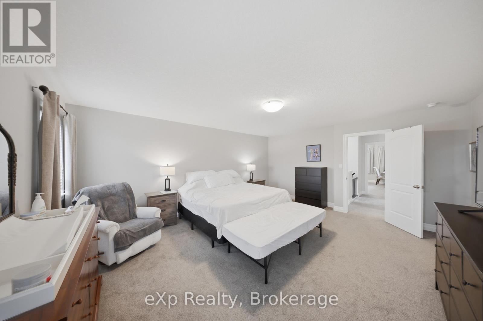 300 HUTTON STREET E - 25