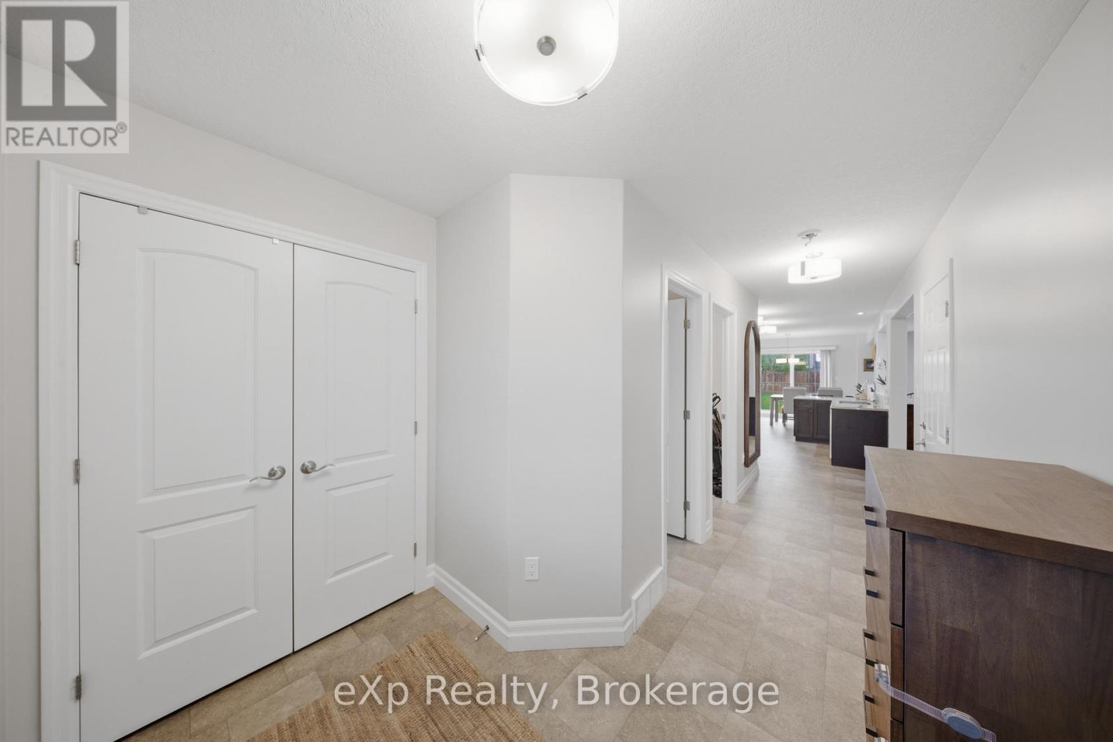 300 HUTTON STREET E - 5