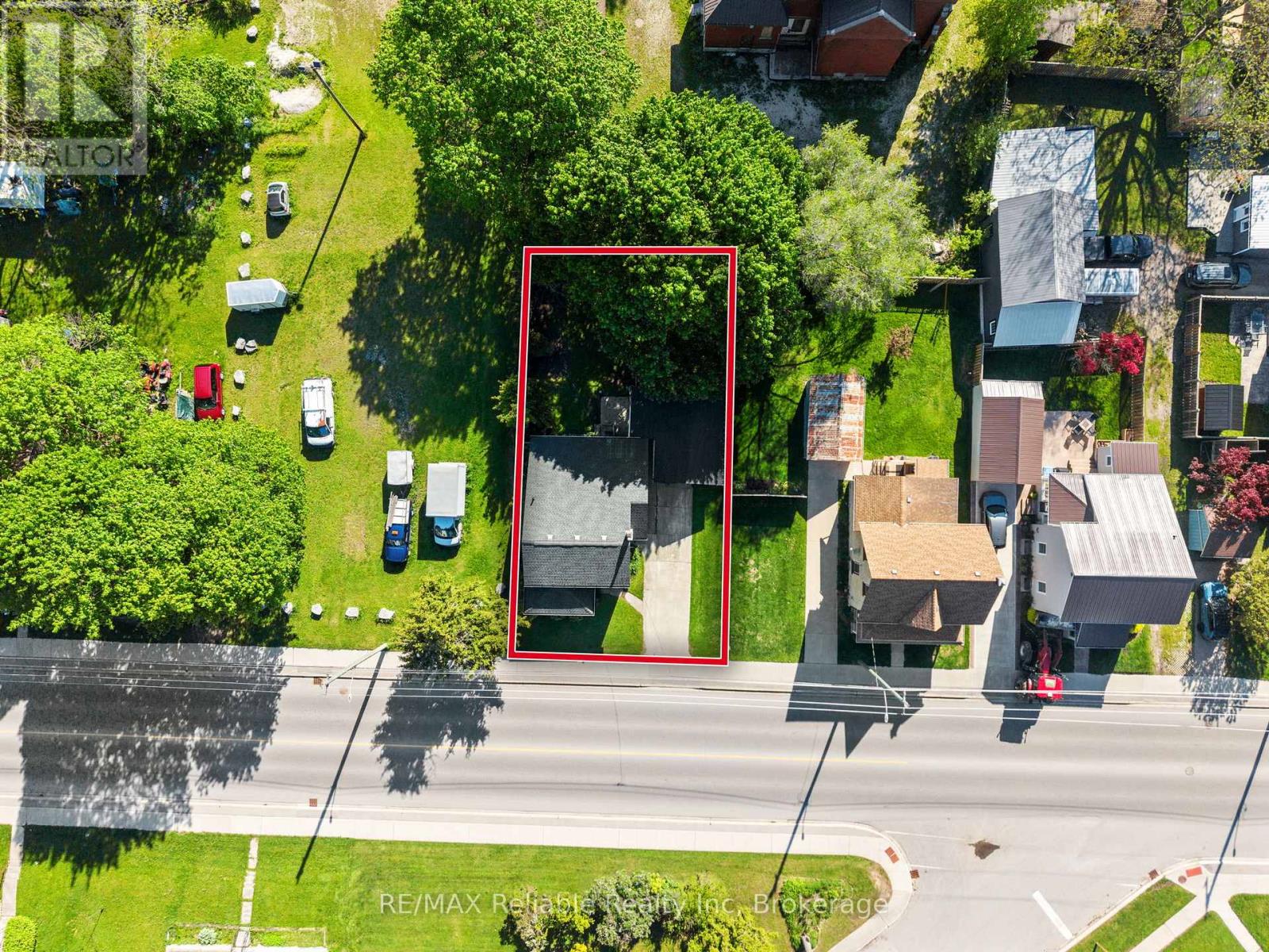 120 VICTORIA STREET - 3