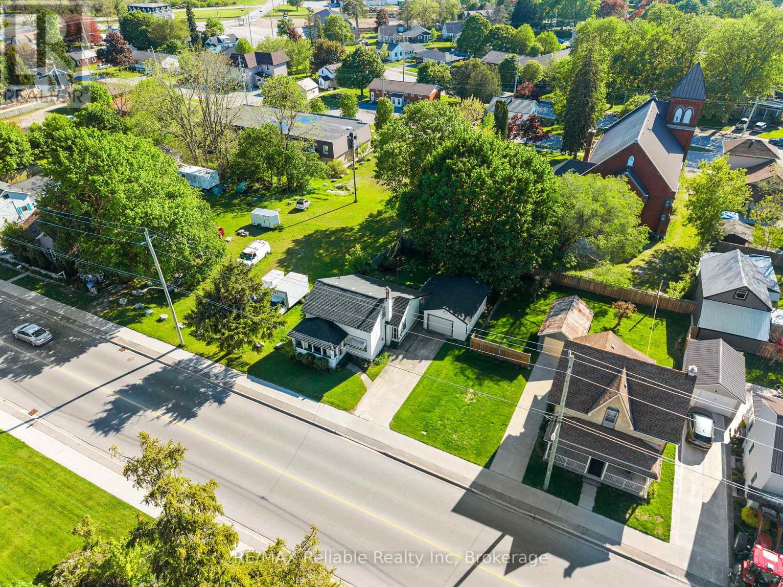 120 VICTORIA STREET - 32