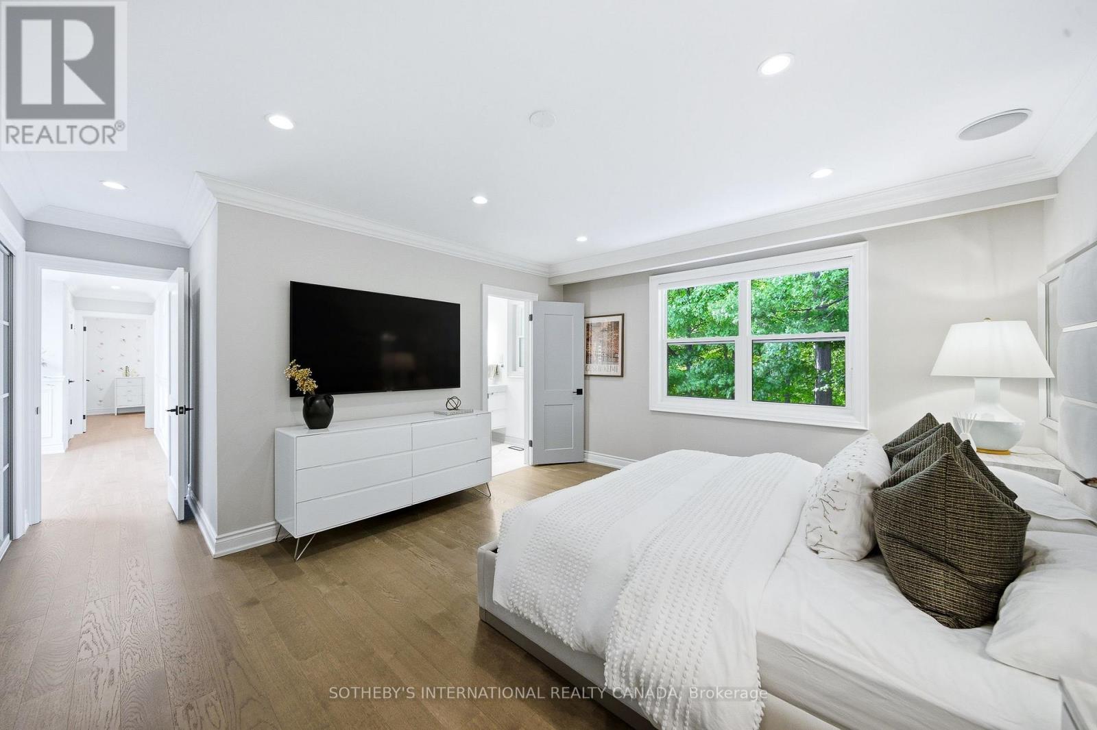 122 CASSANDRA BOULEVARD - 21