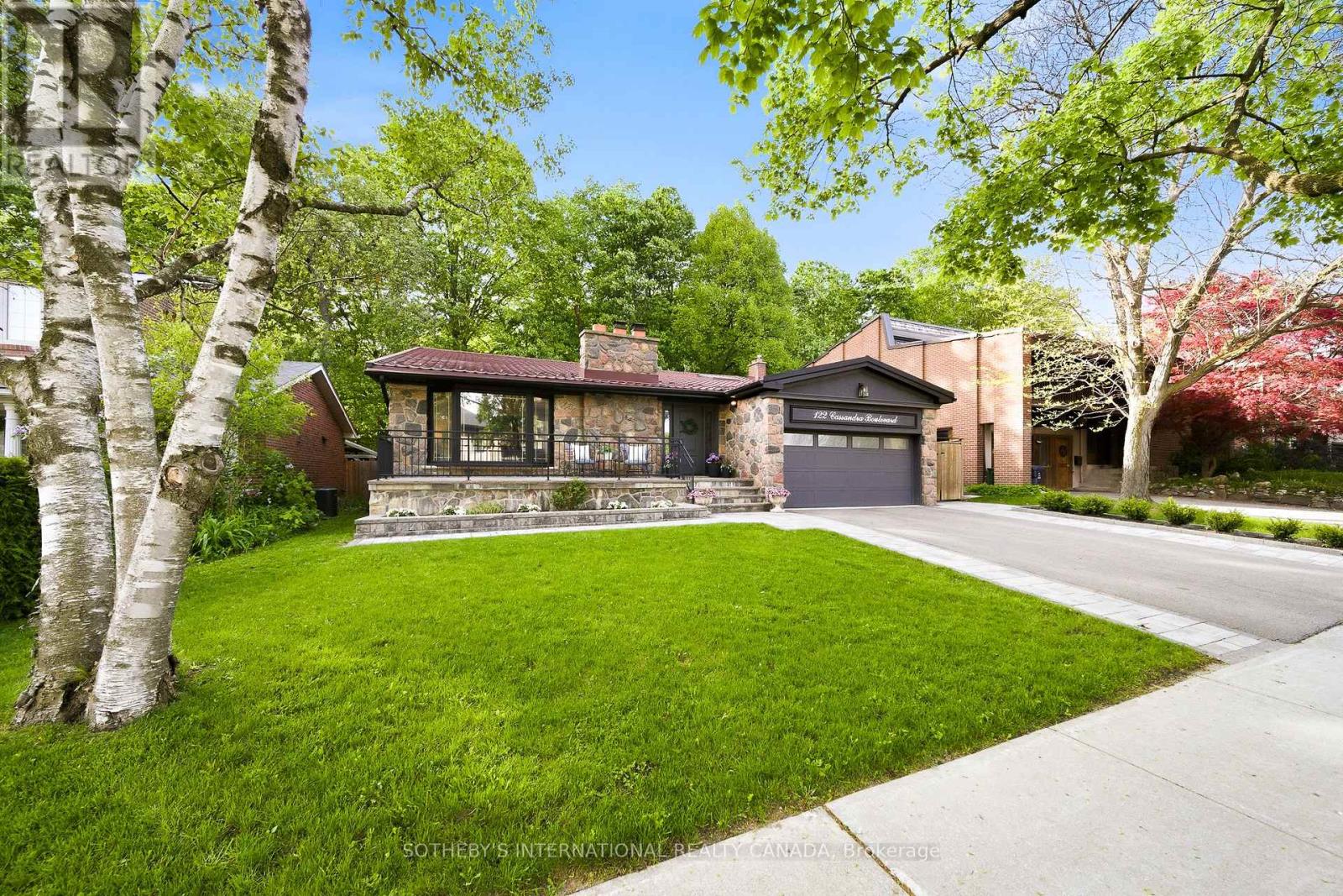 122 CASSANDRA BOULEVARD - Image 3