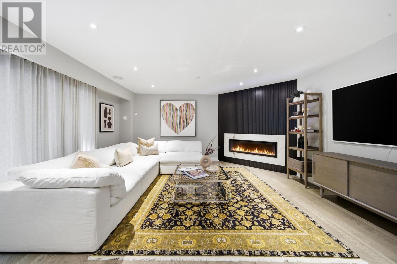 122 CASSANDRA BOULEVARD - 31