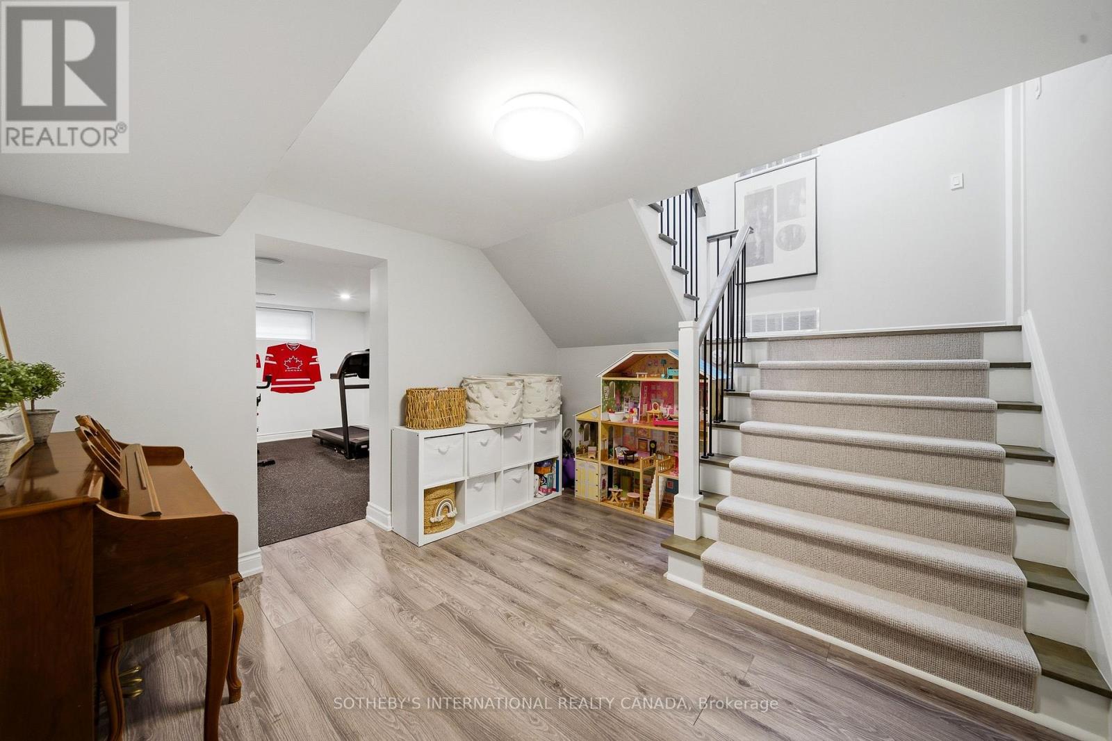 122 CASSANDRA BOULEVARD - 39