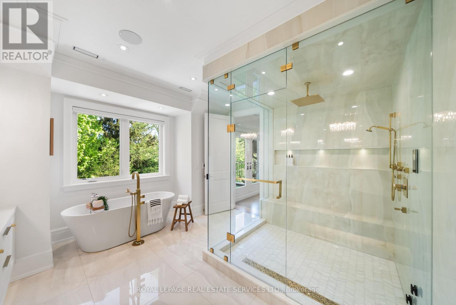 148 MUNRO BOULEVARD - 35