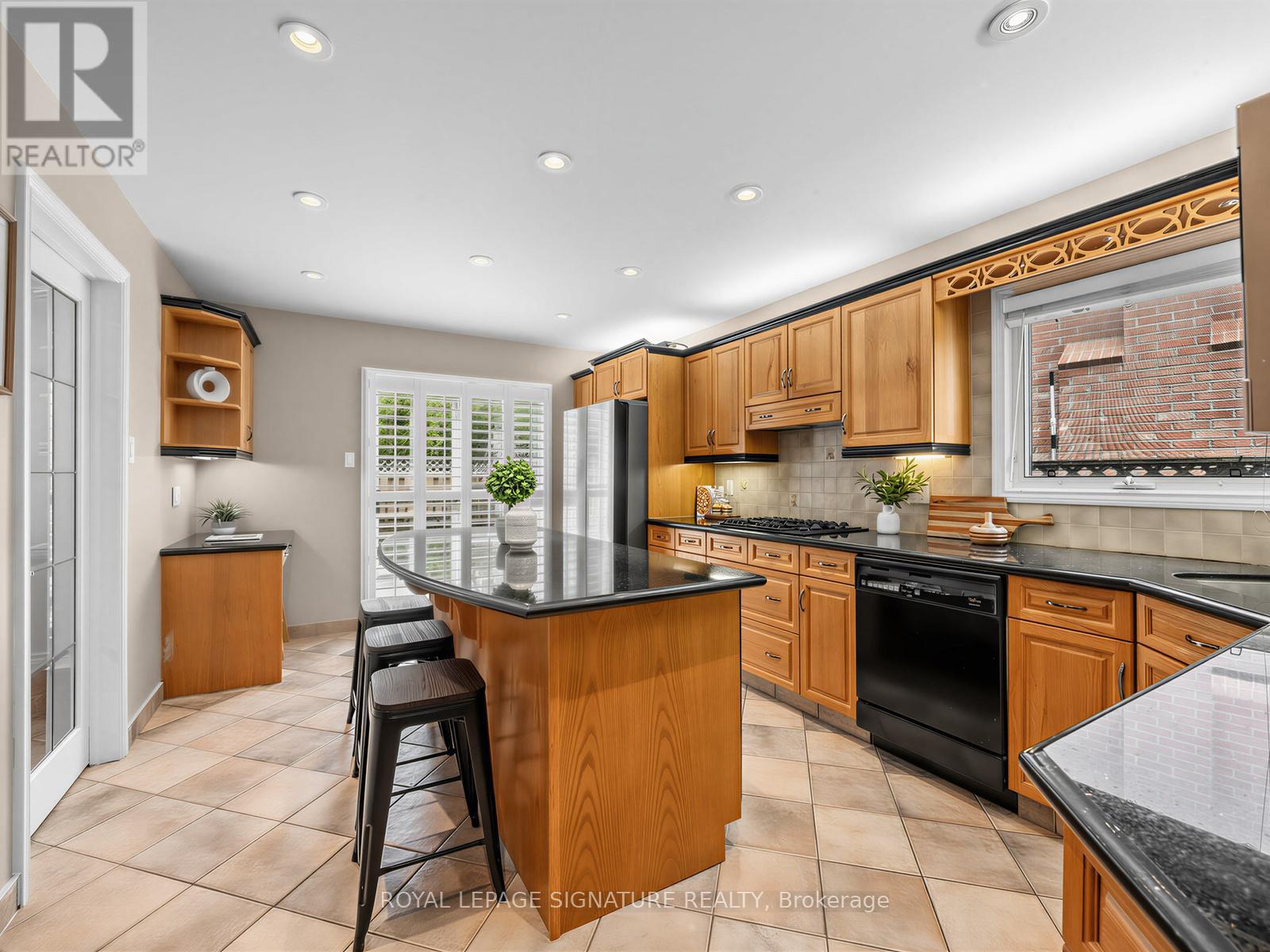 16 VENTRIS DRIVE - 11