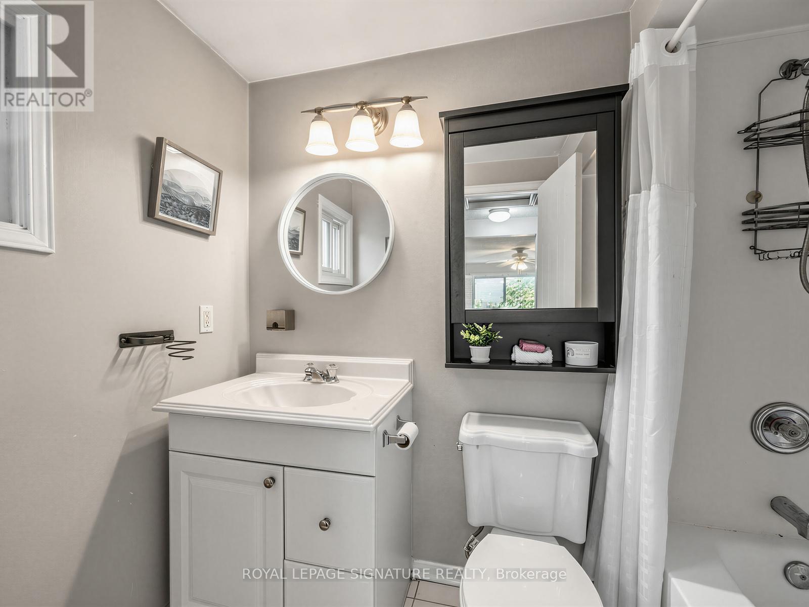 16 VENTRIS DRIVE - 27