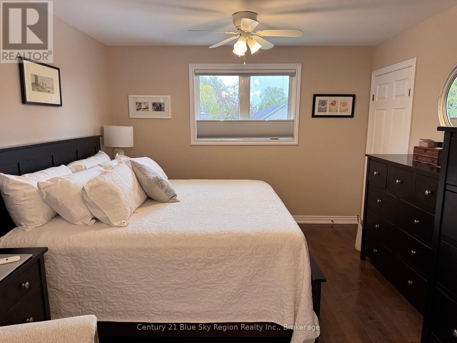 54 HARRIS DRIVE - 14