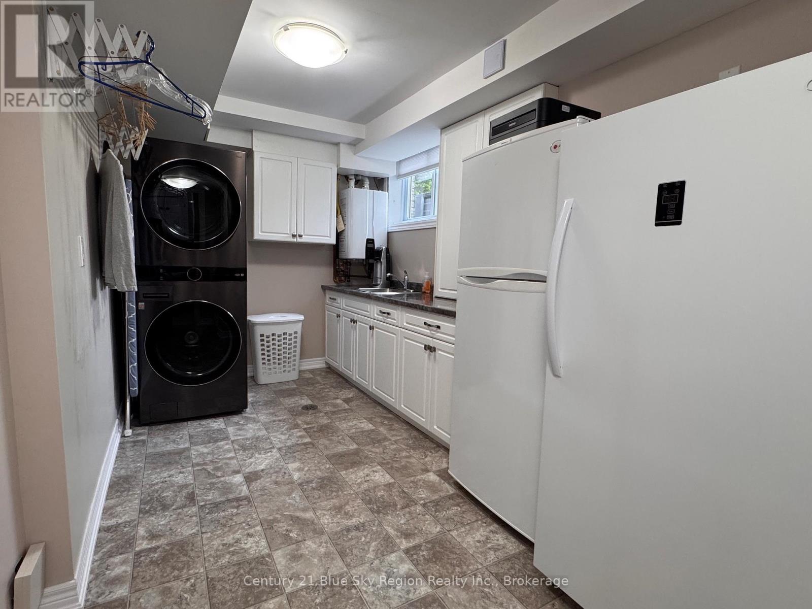 54 HARRIS DRIVE - 20