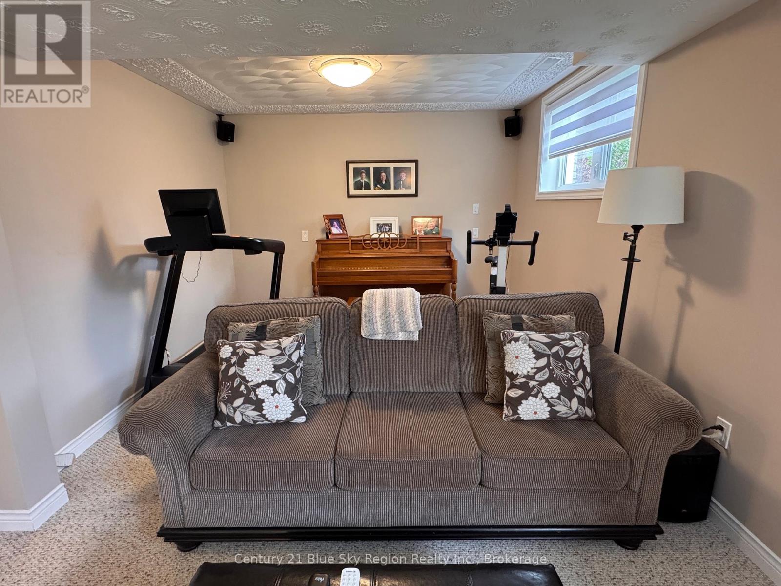54 HARRIS DRIVE - 22