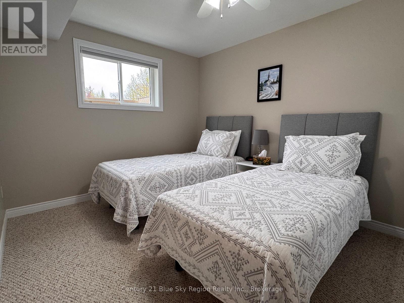 54 HARRIS DRIVE - 25
