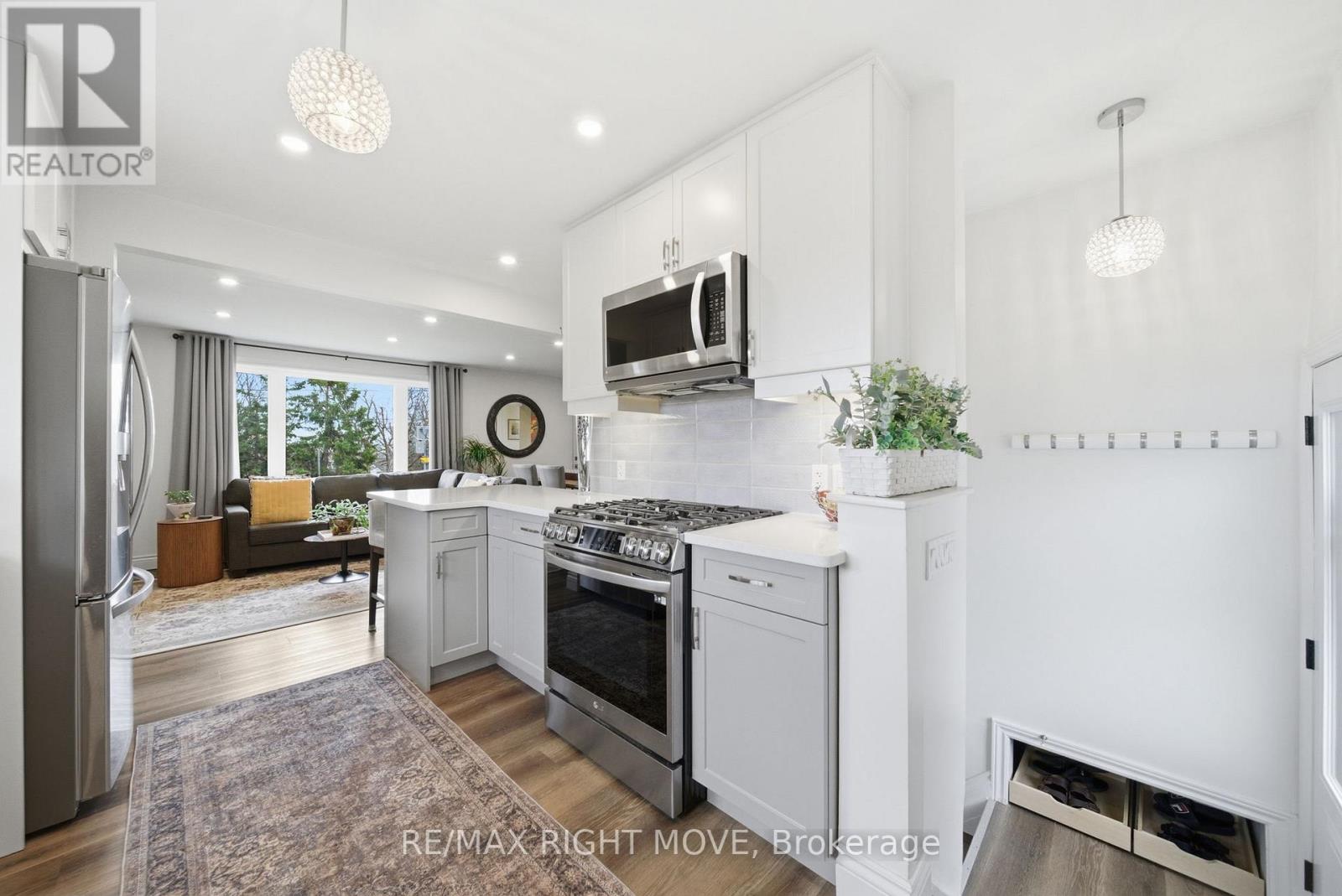 84 BRANT STREET W - 15