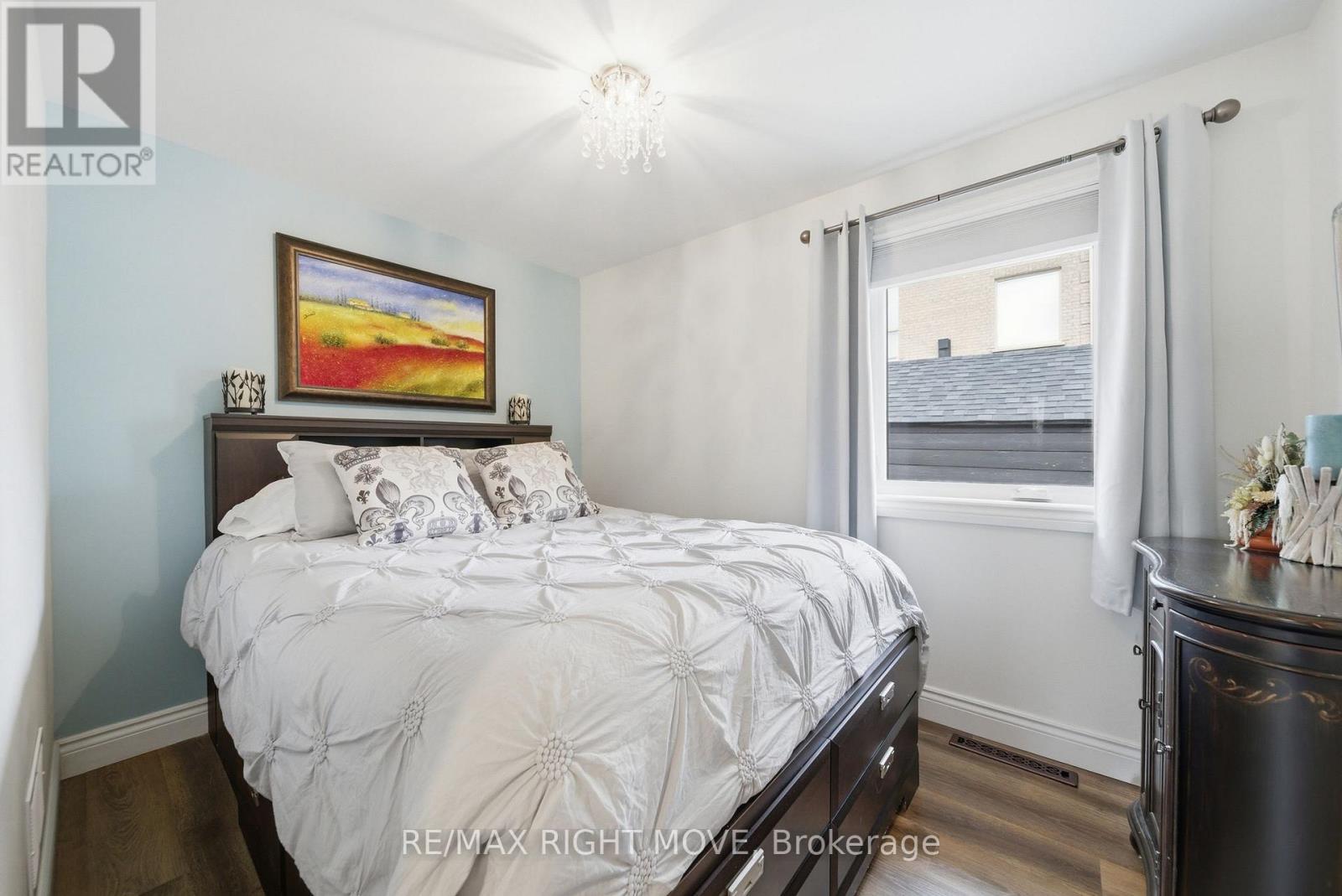84 BRANT STREET W - 20