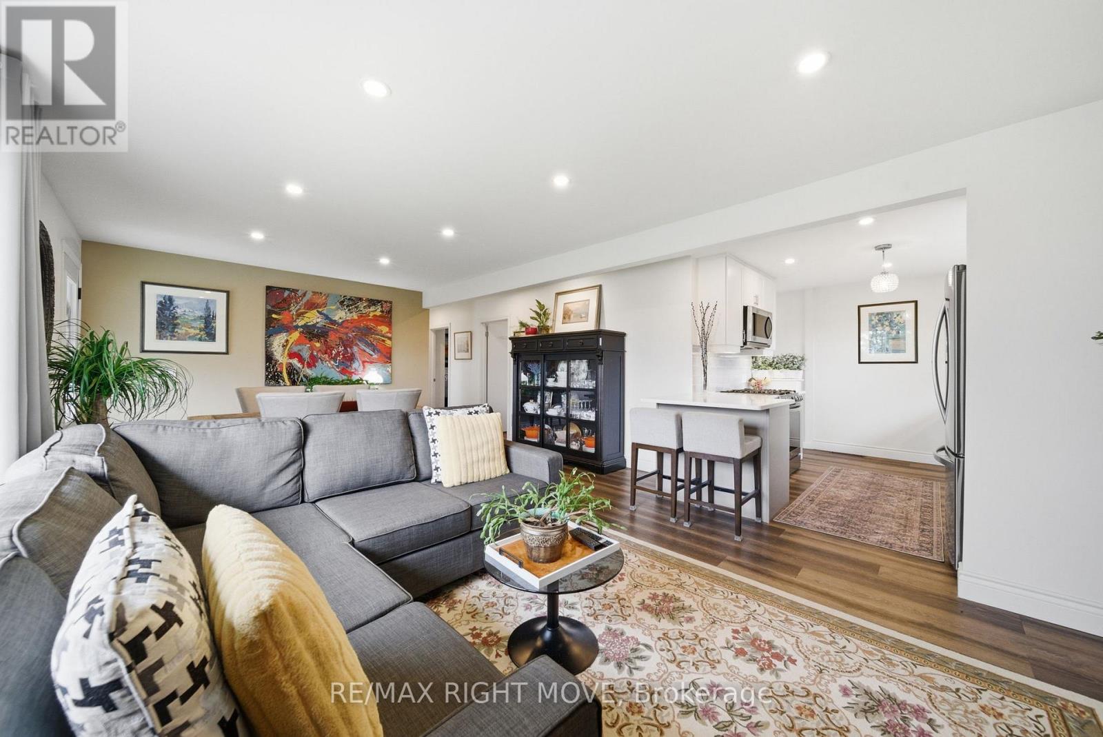 84 BRANT STREET W - 6