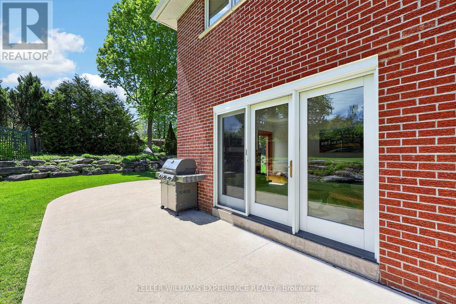 76 ROYAL OAK DRIVE - 39