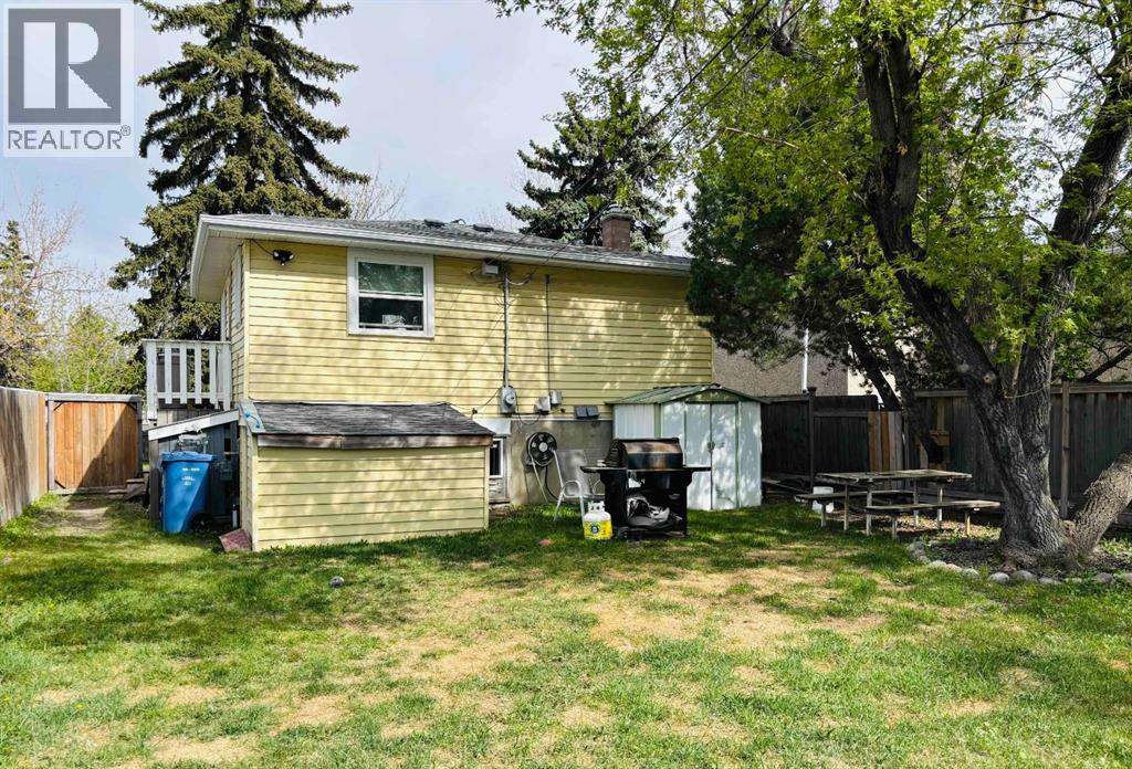 7417 24 Street SE - 29