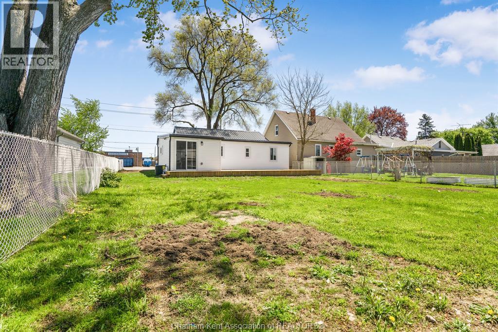 7 OXLEY DRIVE - 27