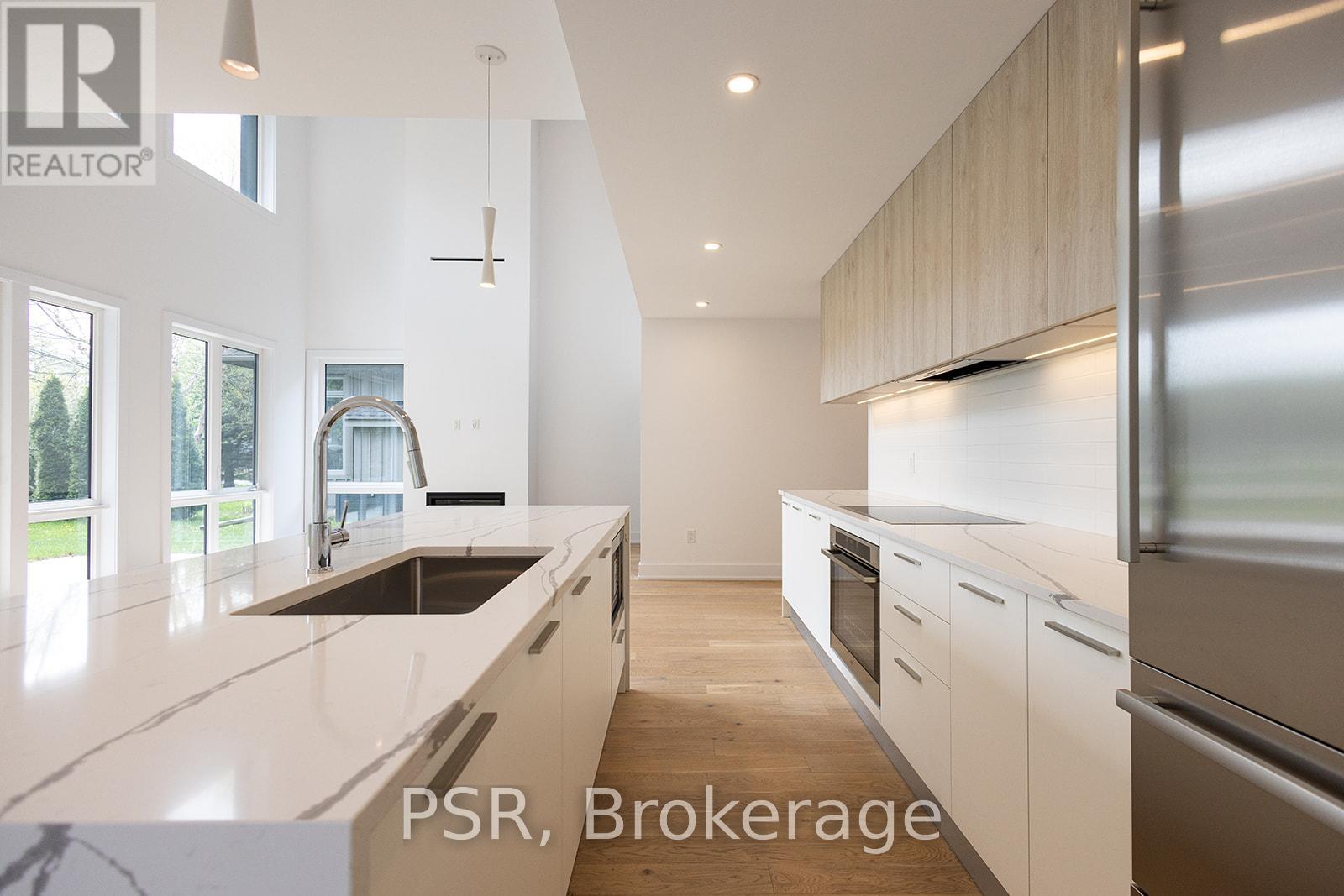 8 BAYPOINT COURT - 14