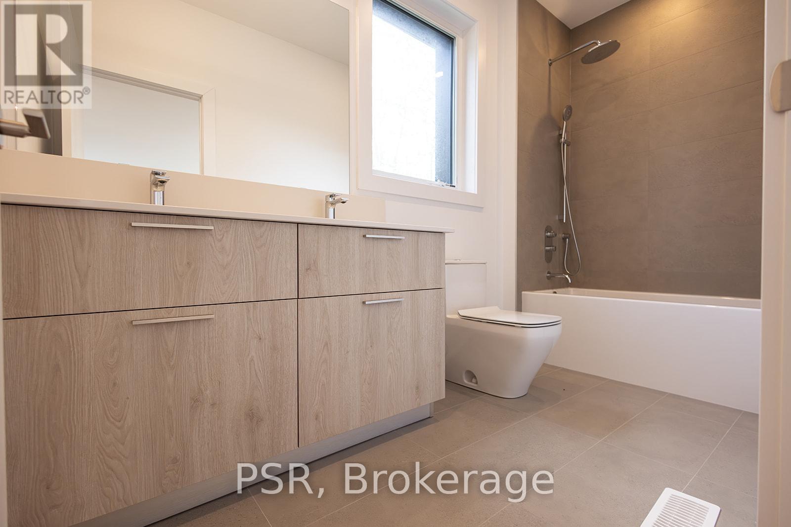 8 BAYPOINT COURT - 21